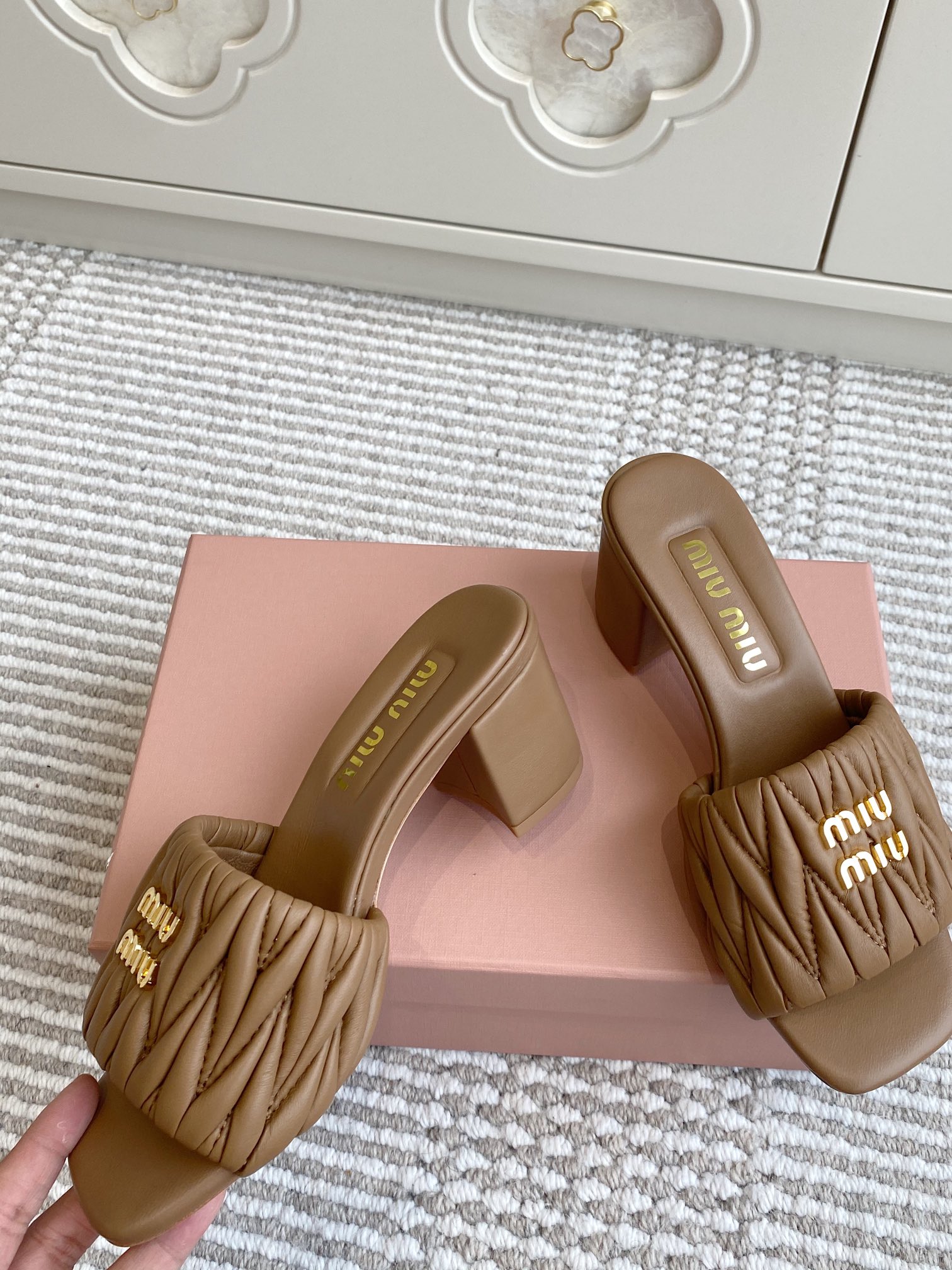 MiuMiu 미우미우 통굽 샌들 슬리퍼 신발