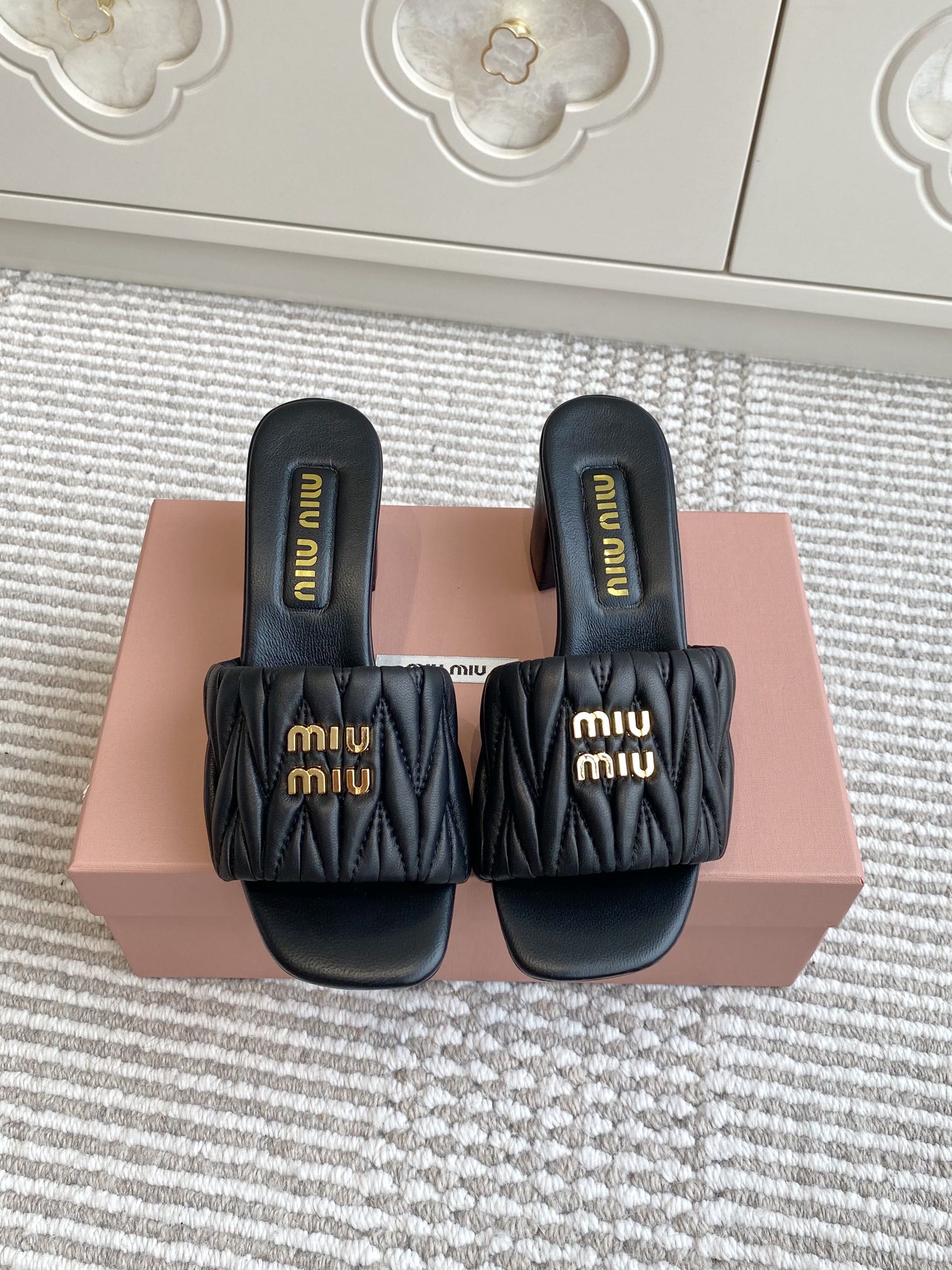 MiuMiu 미우미우 통굽 샌들 슬리퍼 신발