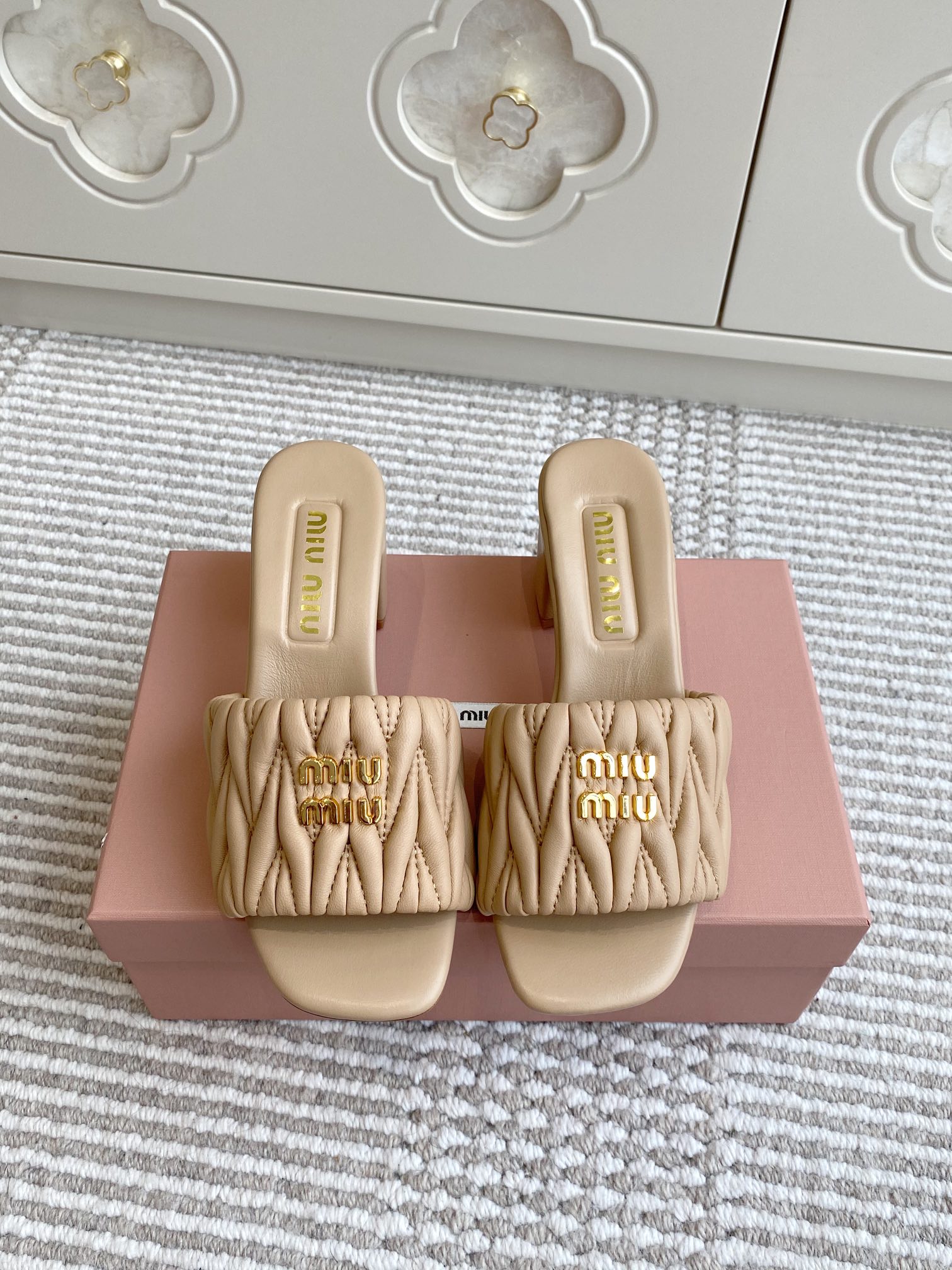 MiuMiu 미우미우 통굽 샌들 슬리퍼 신발