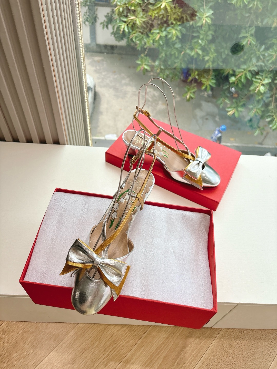 Valentino 발렌티노 토 캡 샌들 구두 신발