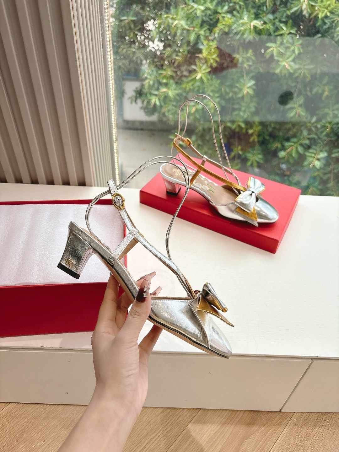 Valentino 발렌티노 토 캡 샌들 구두 신발