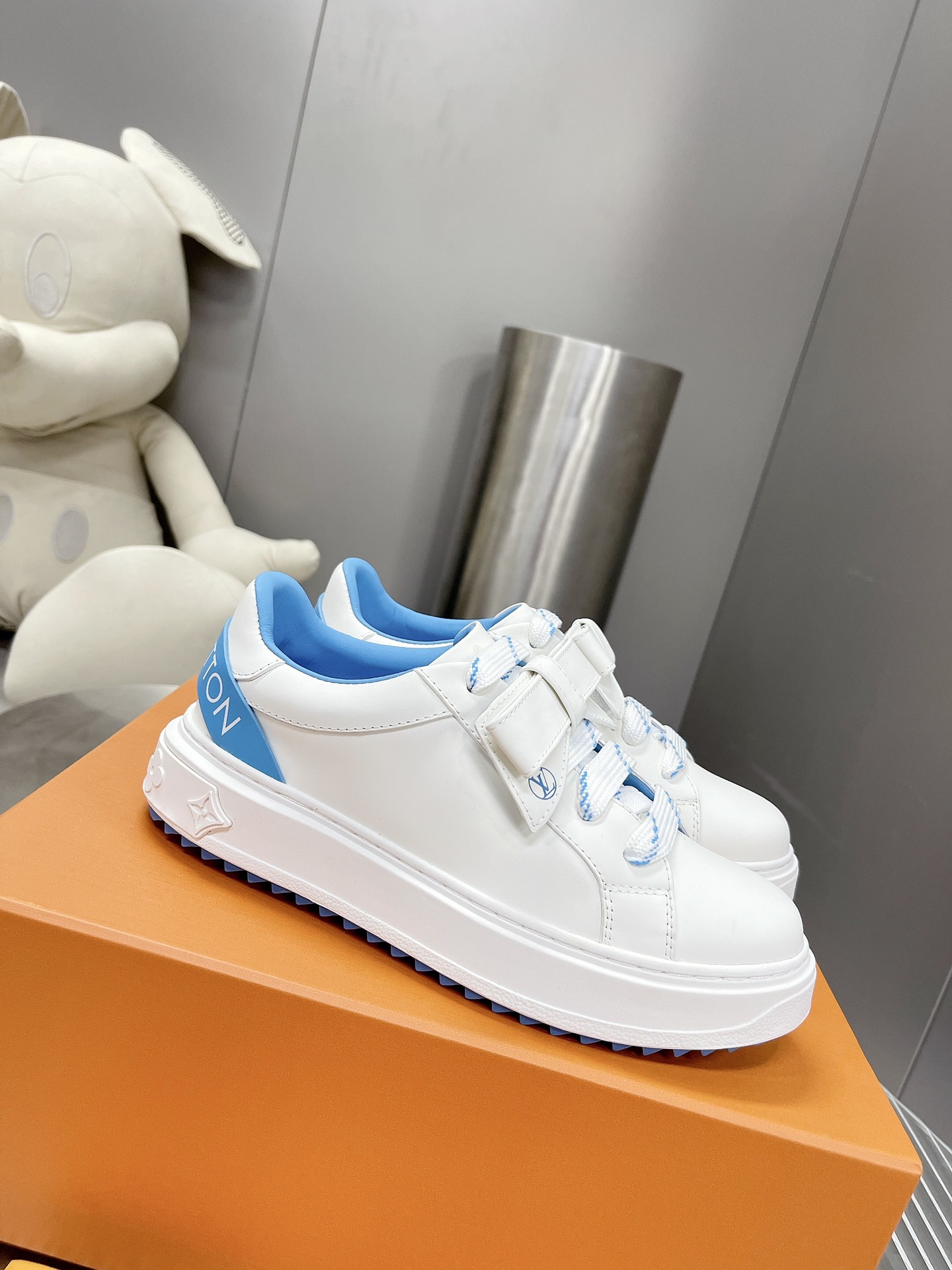 Louis Vuitton LV 루이비통 스니커즈 신발