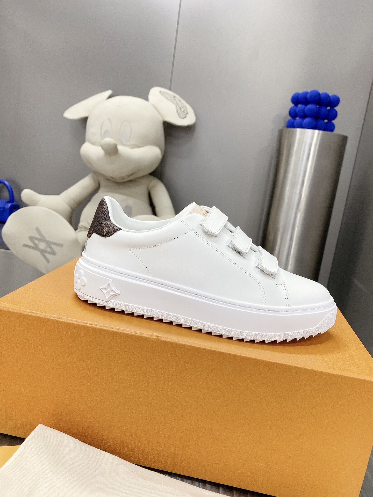 Louis Vuitton LV 루이비통 스니커즈 신발