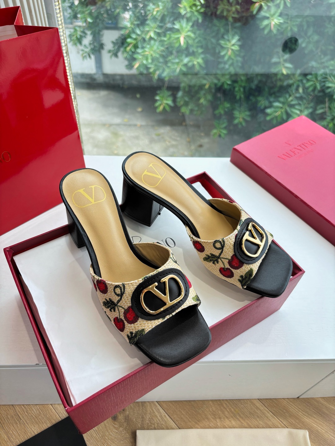 VALENTINO 발렌티노 통굽 샌들 슬리퍼 신발