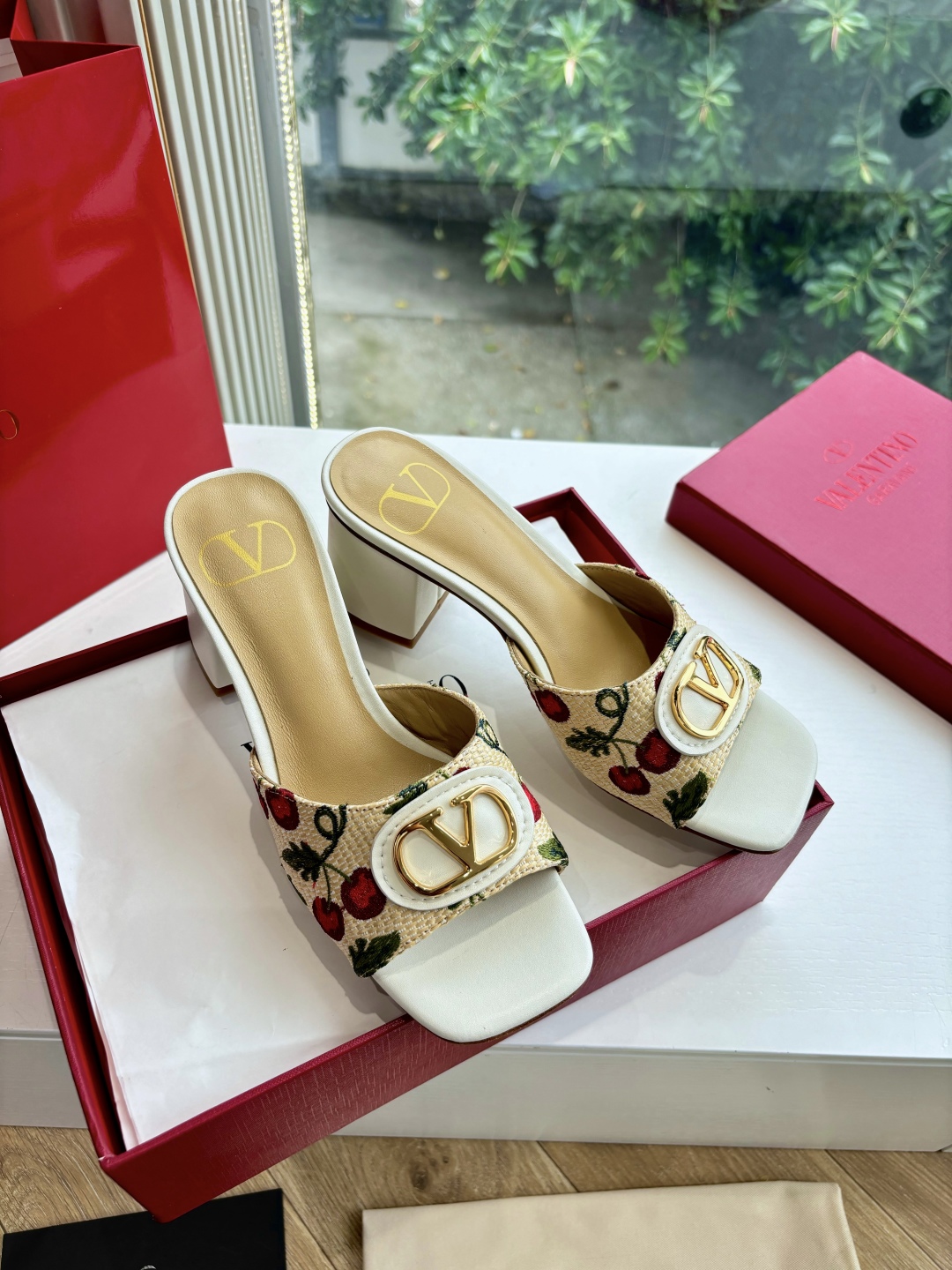 VALENTINO 발렌티노 통굽 샌들 슬리퍼 신발