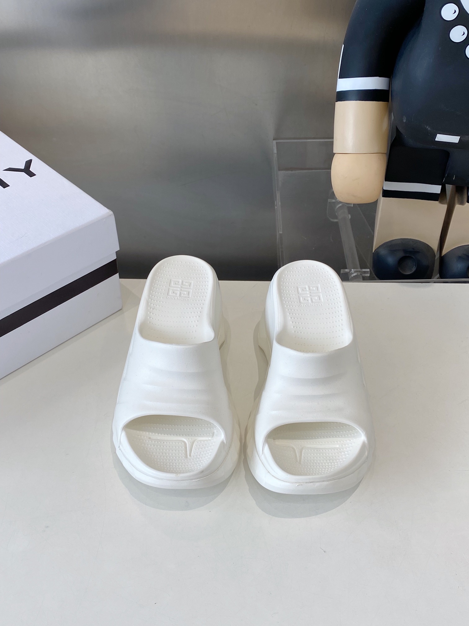 GIVENCHY 지방시 슬리퍼 샌들 신발