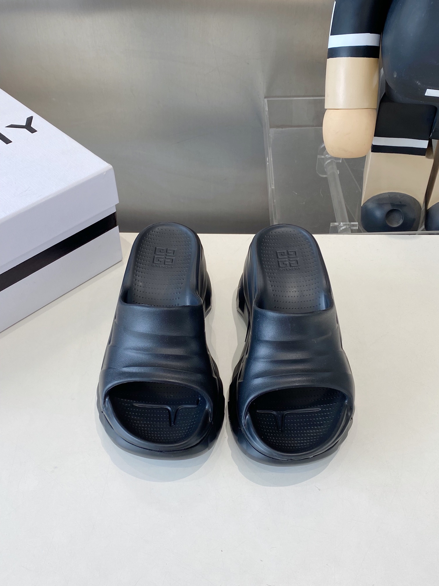 GIVENCHY 지방시 슬리퍼 샌들 신발