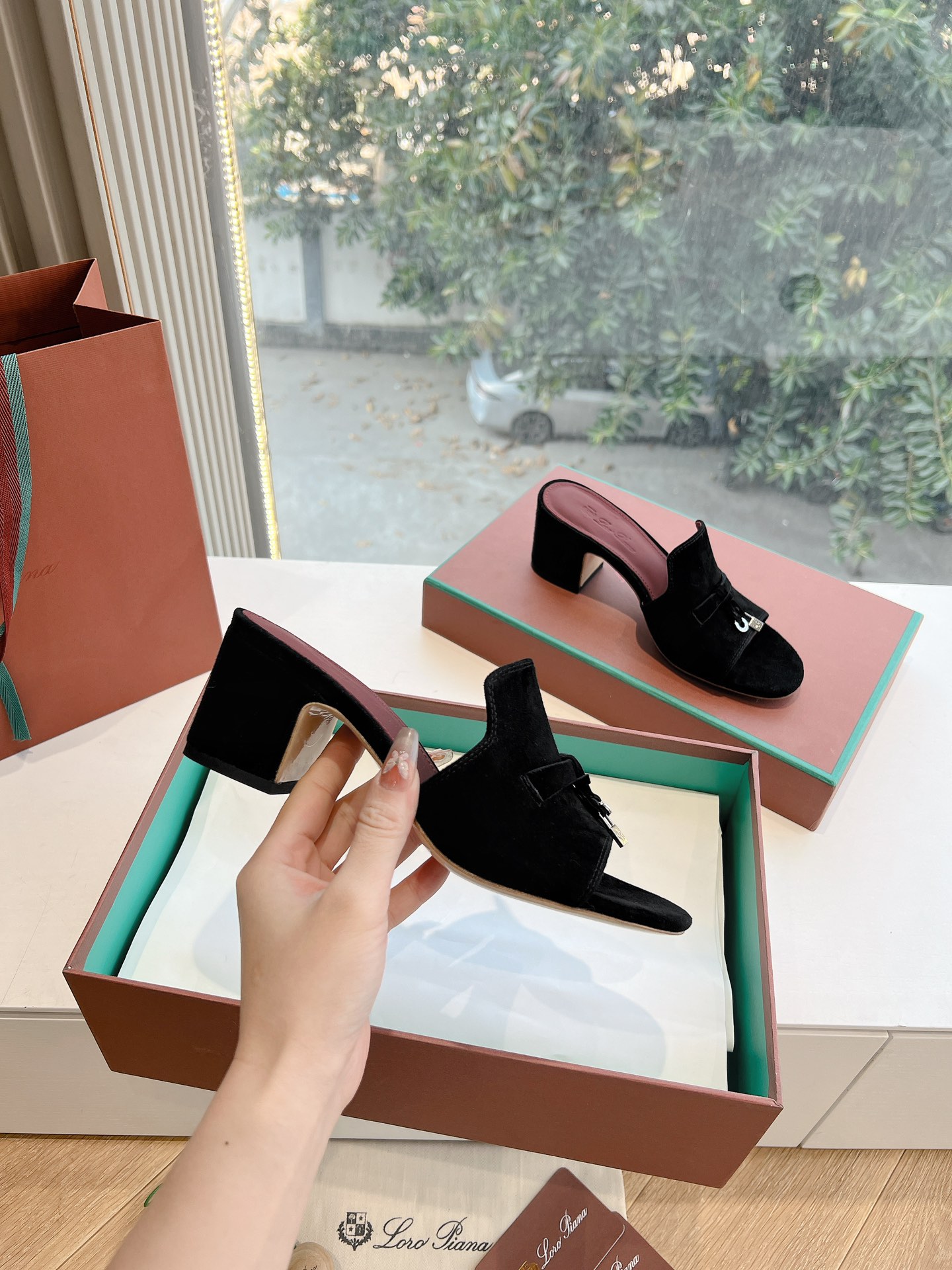 Loro Piana LP 로로피아나 통굽 태슬 플랫 슬리퍼 샌들 신발