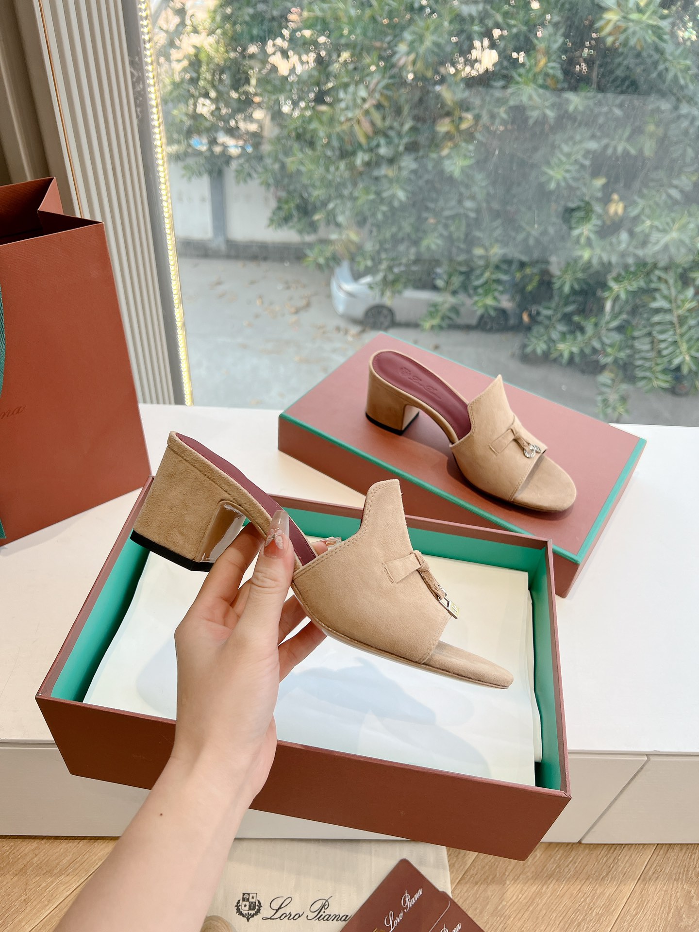 Loro Piana LP 로로피아나 통굽 태슬 플랫 슬리퍼 샌들 신발