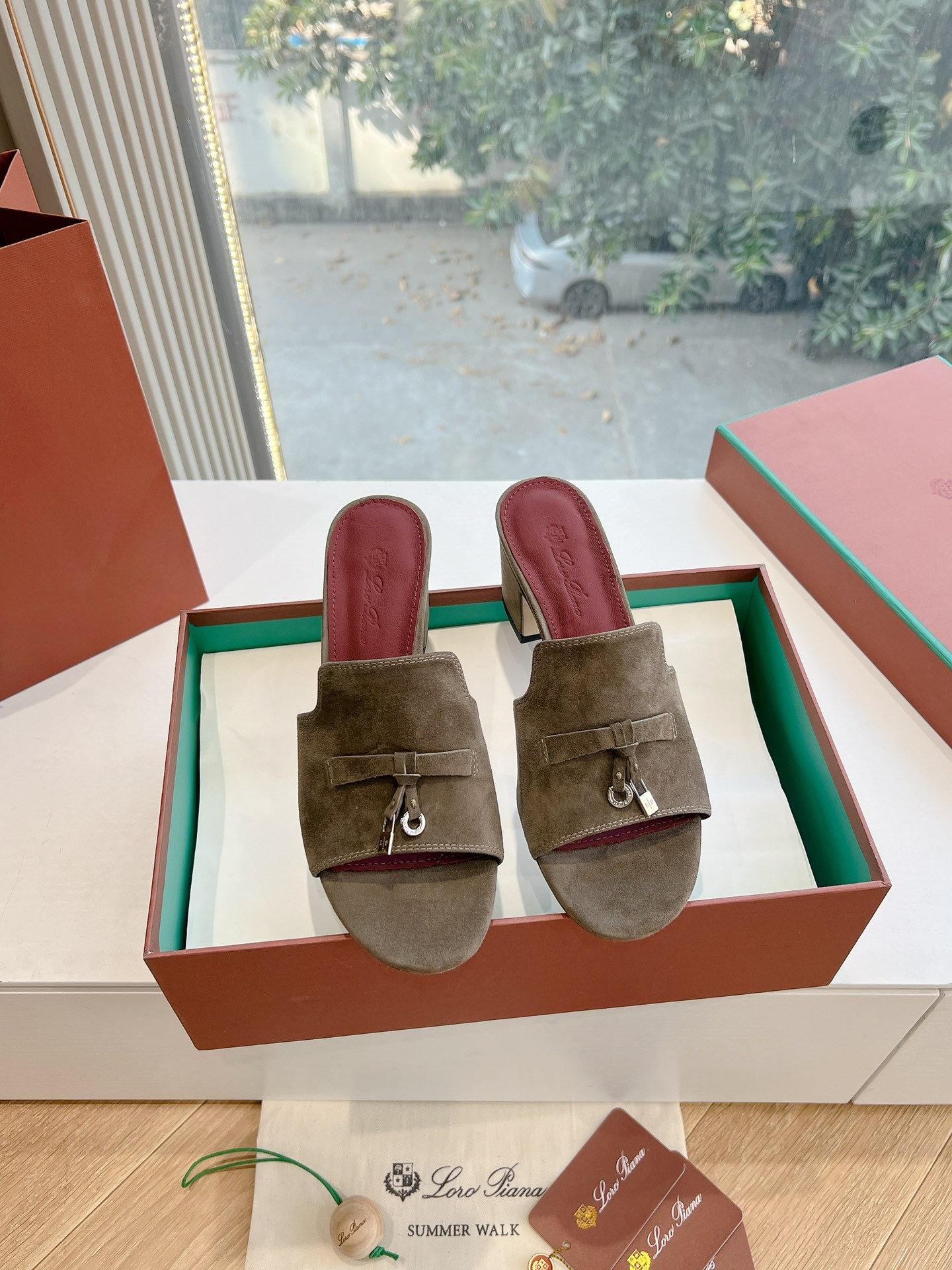 Loro Piana LP 로로피아나 통굽 태슬 플랫 슬리퍼 샌들 신발