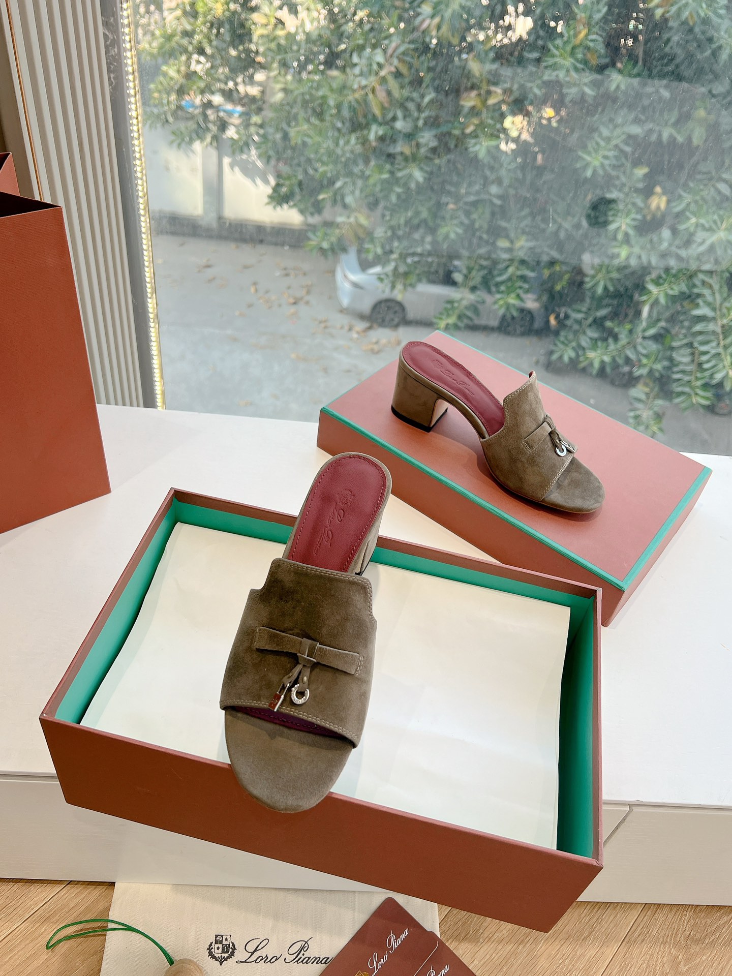 Loro Piana LP 로로피아나 통굽 태슬 플랫 슬리퍼 샌들 신발