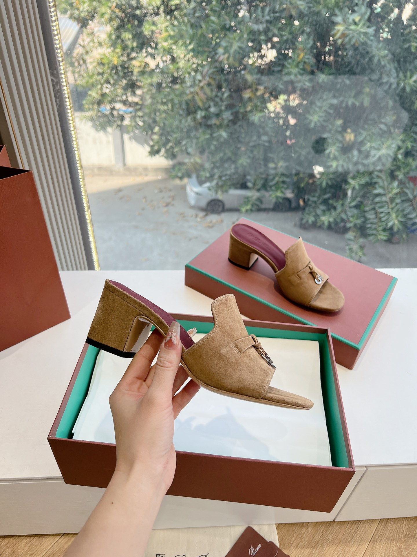 Loro Piana LP 로로피아나 통굽 태슬 플랫 슬리퍼 샌들 신발