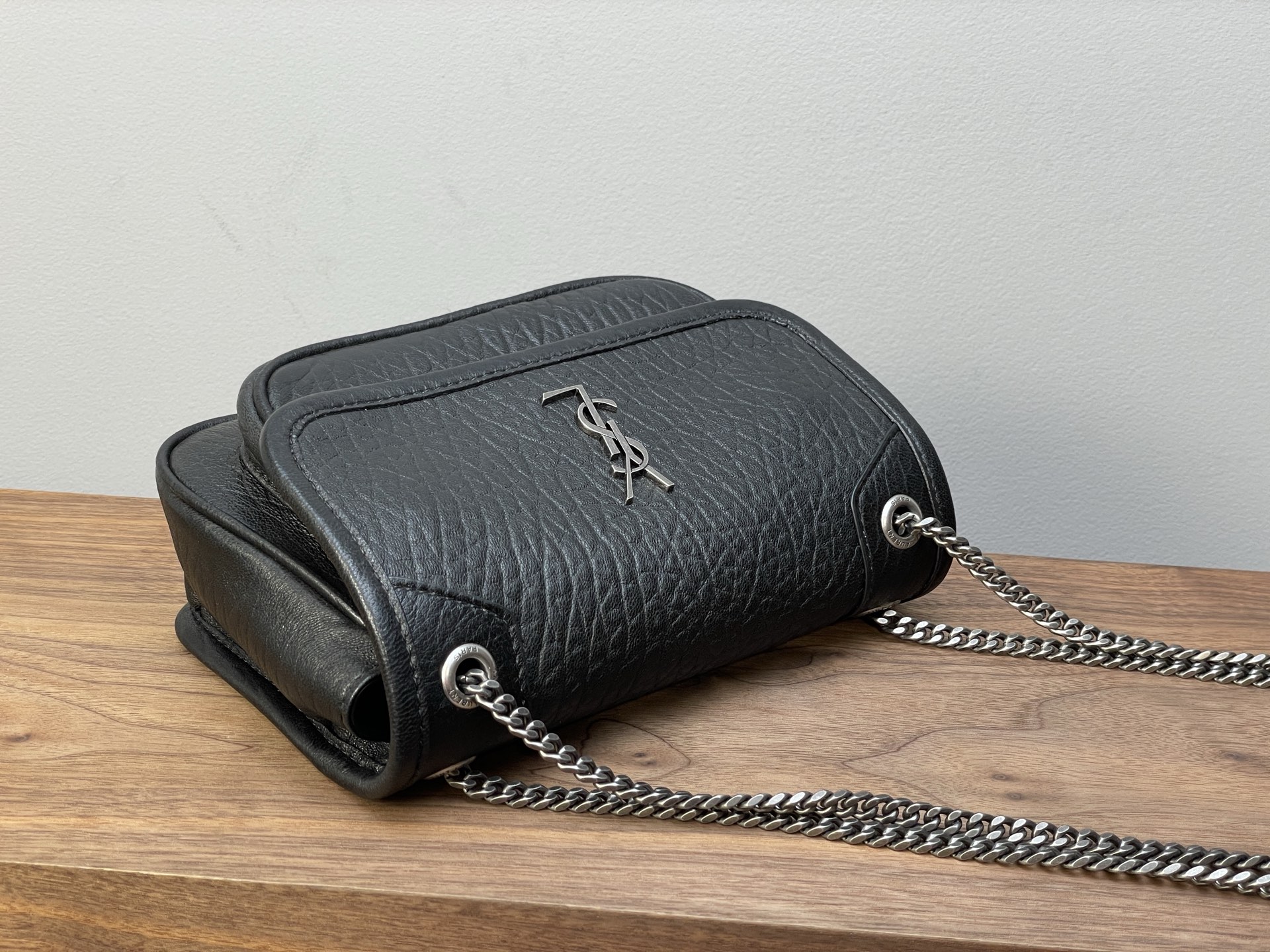 YSL 생로랑 Niki Mini 플랩 백 숄더백 가방