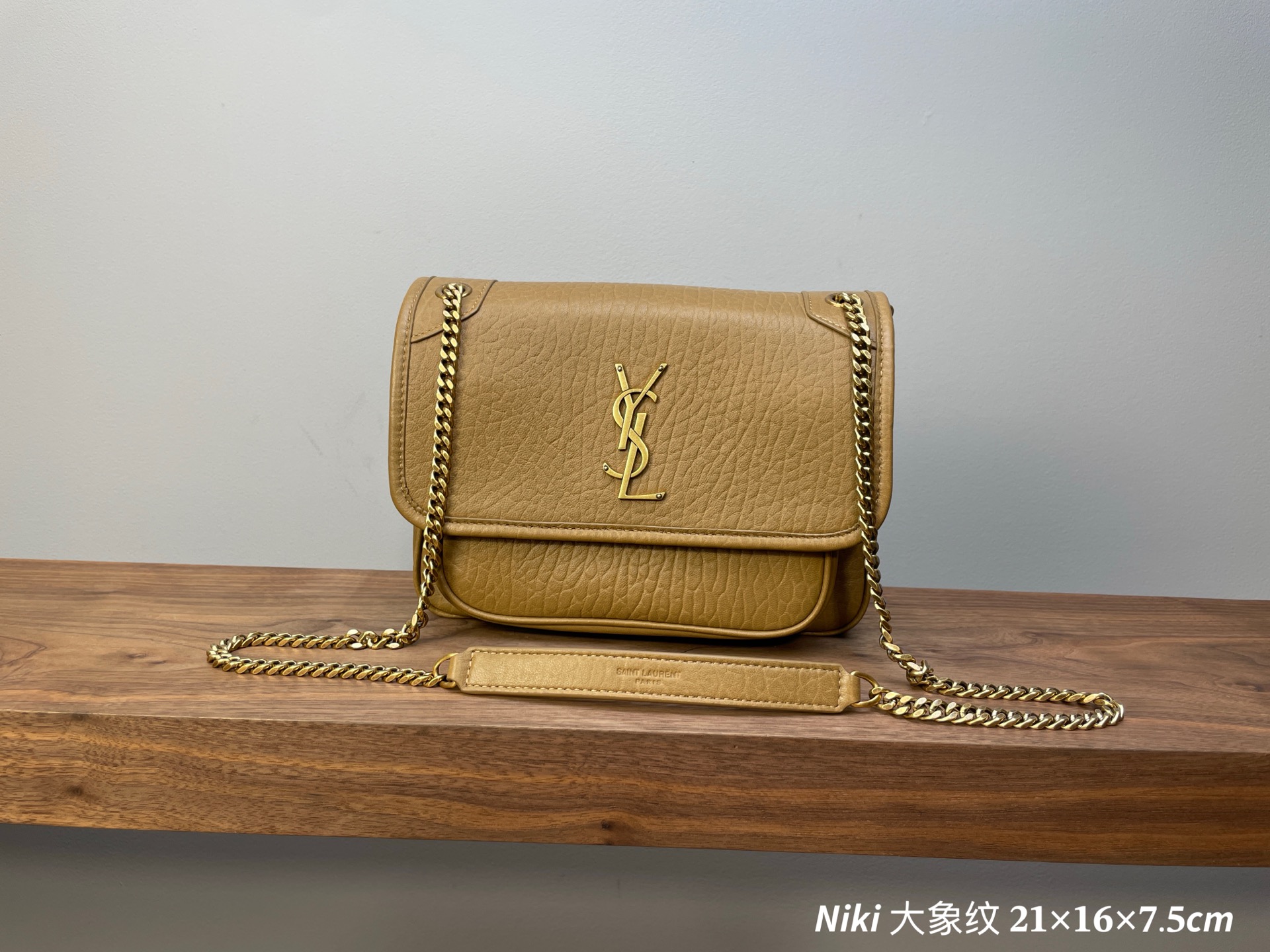 YSL 생로랑 NIKI 21cm 플랩백 숄더백 가방