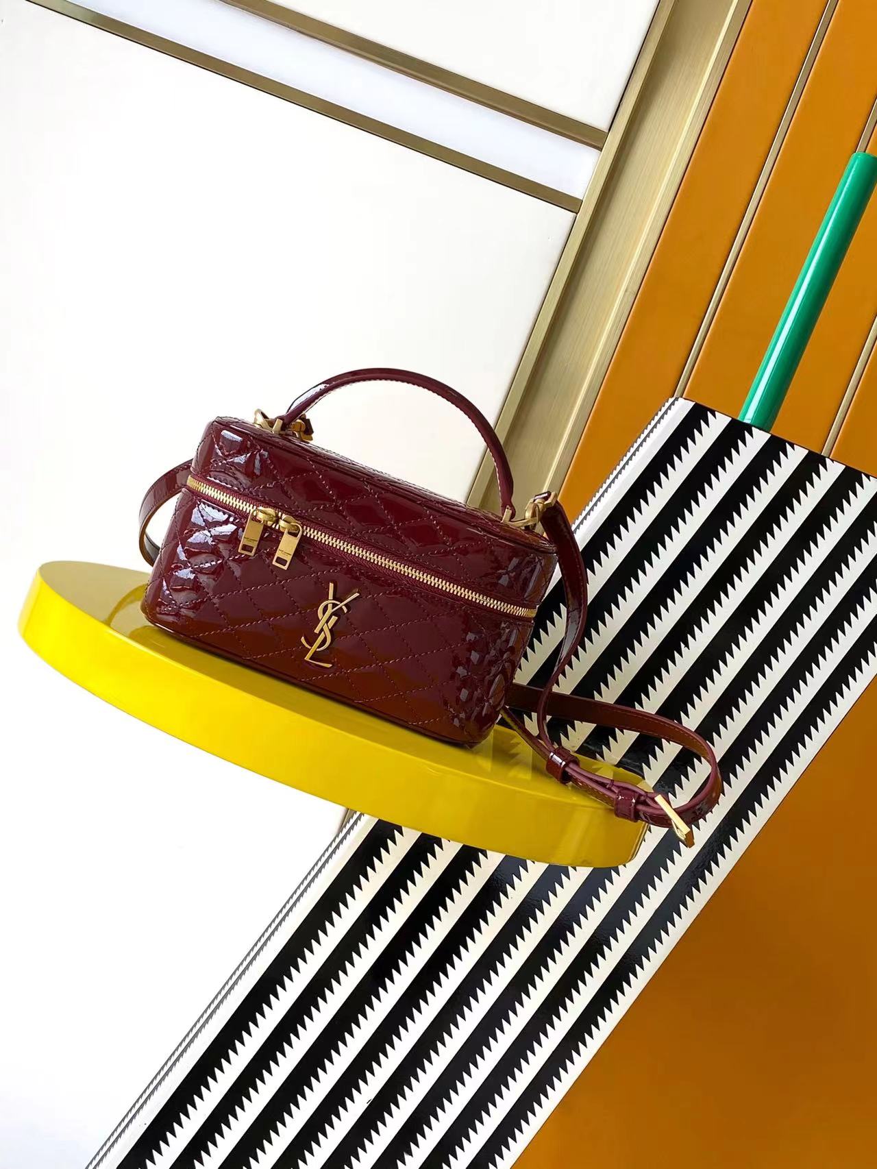 YSL 생로랑 박스백 파우치백 가방