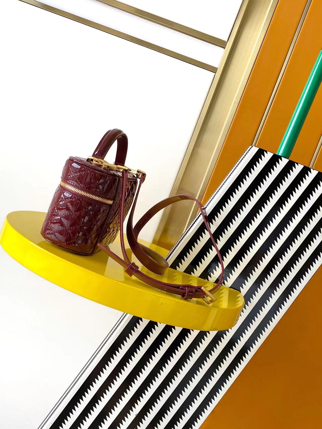 YSL 생로랑 박스백 파우치백 가방