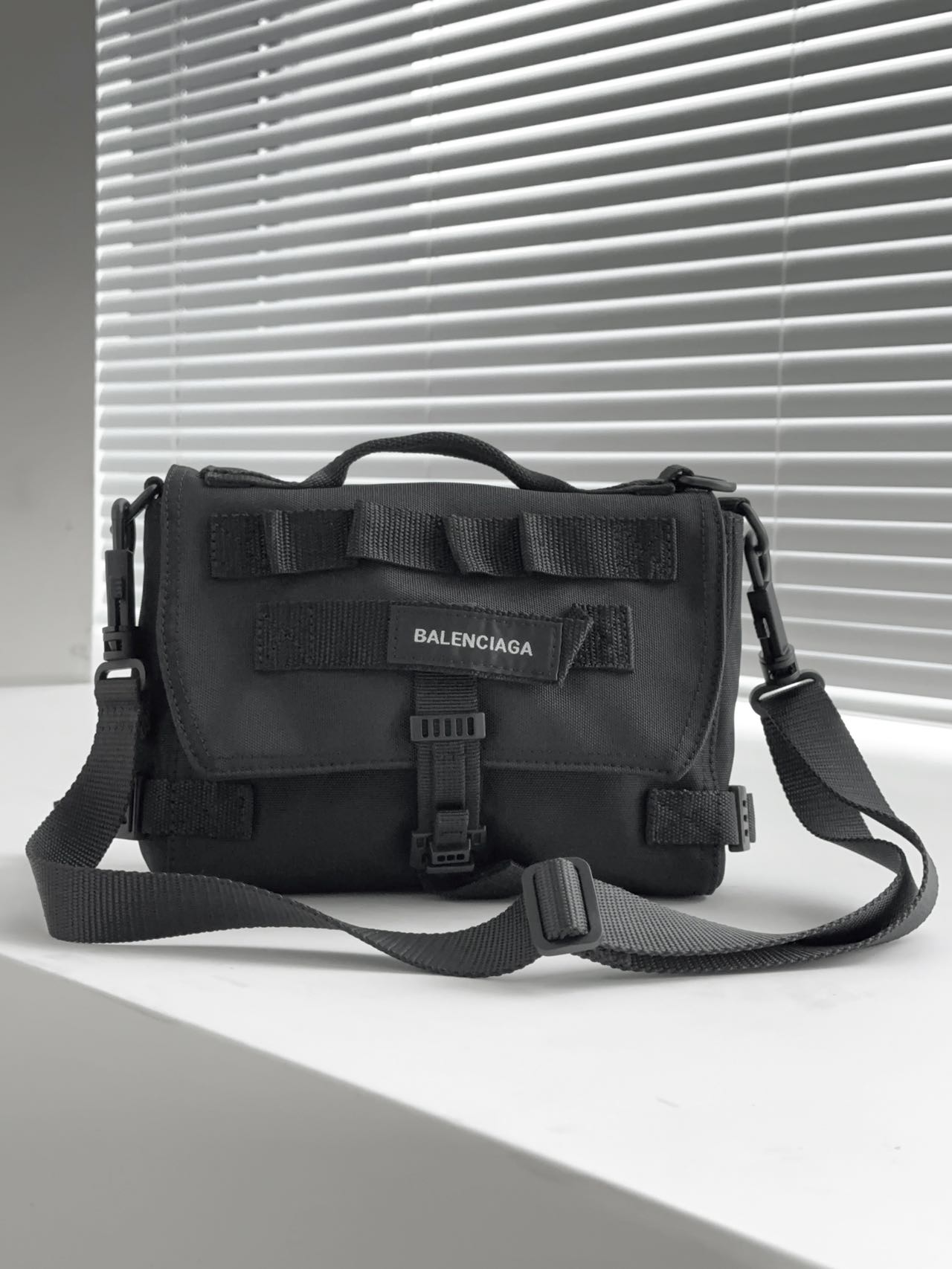 Balenciaga 발렌시아가 4.0 메신저백 크로스백 가방