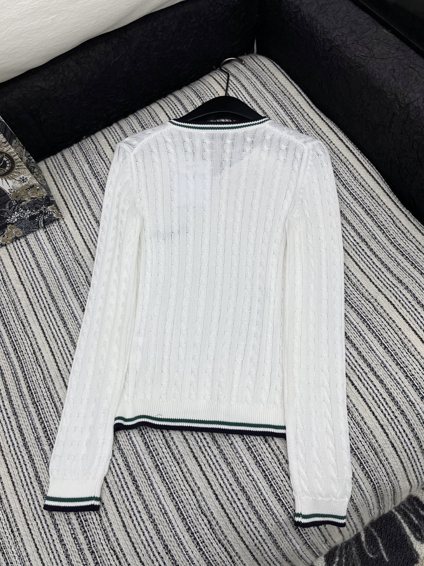 Dior CD 디올 V넥 롱슬리브 니트 상의 의류