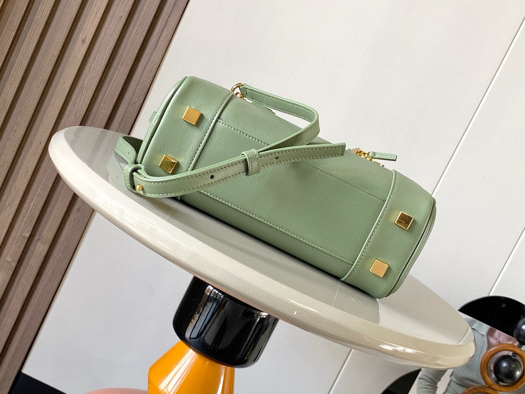 Loewe 로에베 아마조나 23 나파 가죽백 가방