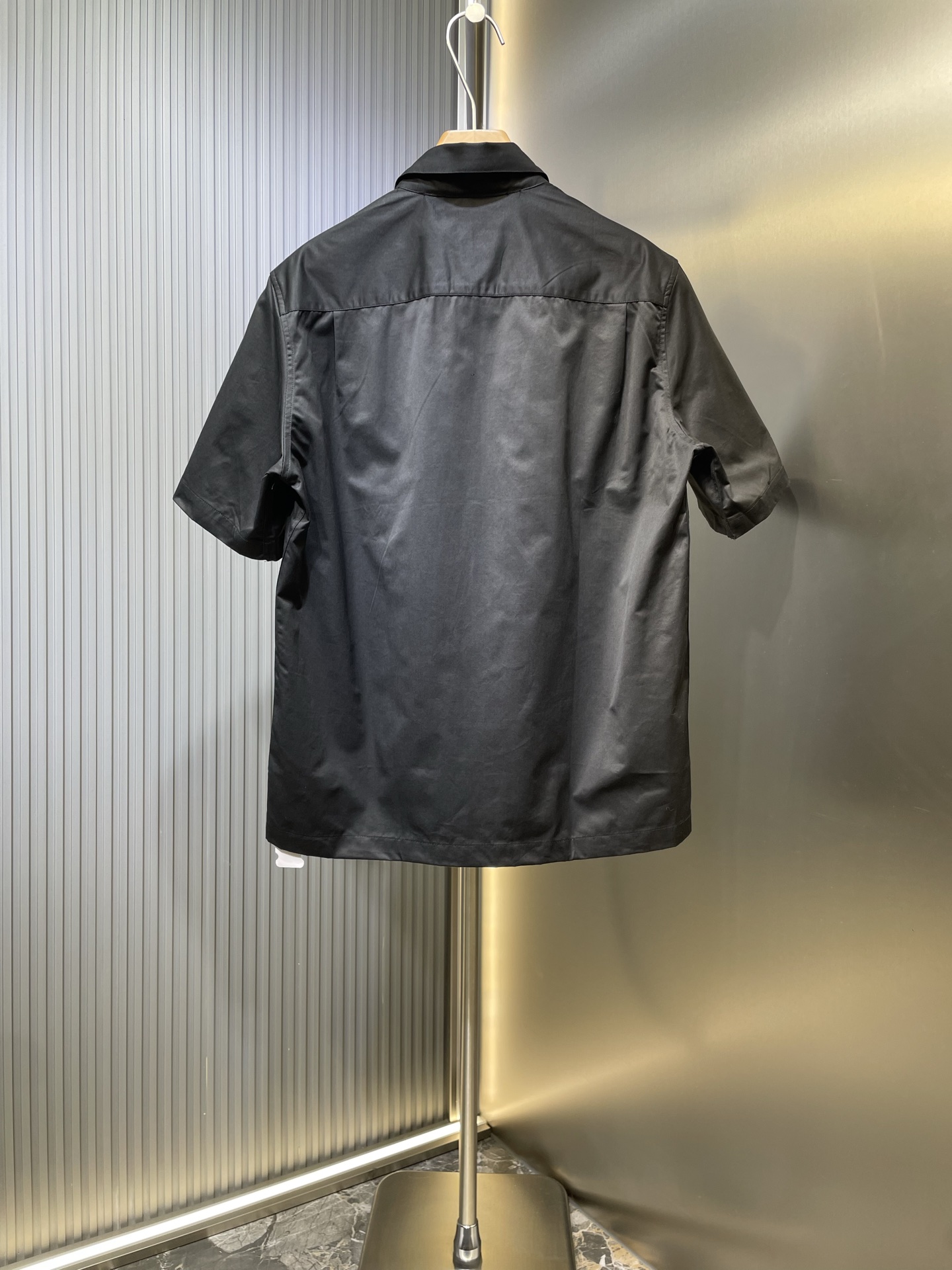 LV 루이비통 Louis Vuitton 모노그램 포켓 반팔 셔츠 의류