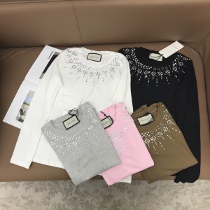 Gucci 구찌 로고 장식 넥라인 롱슬리브 티셔츠 의류