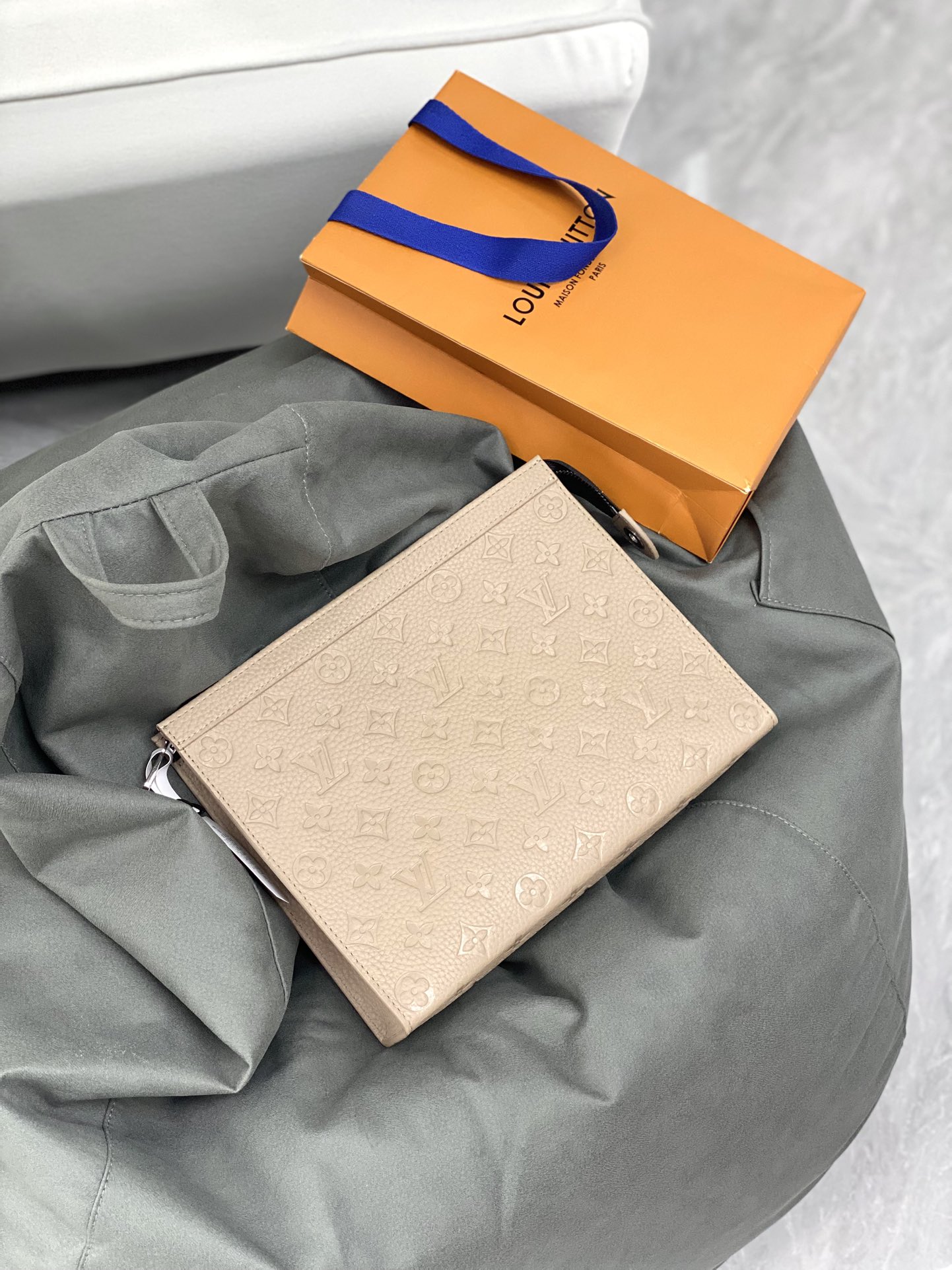 LV 루이비통 클러치 가방