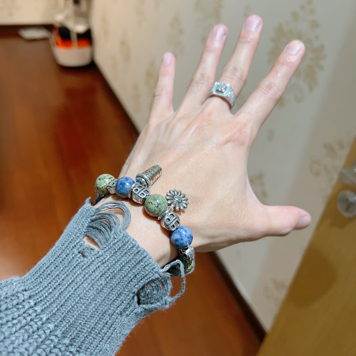 Balenciaga 발렌시아가 천연 약왕석 팔찌