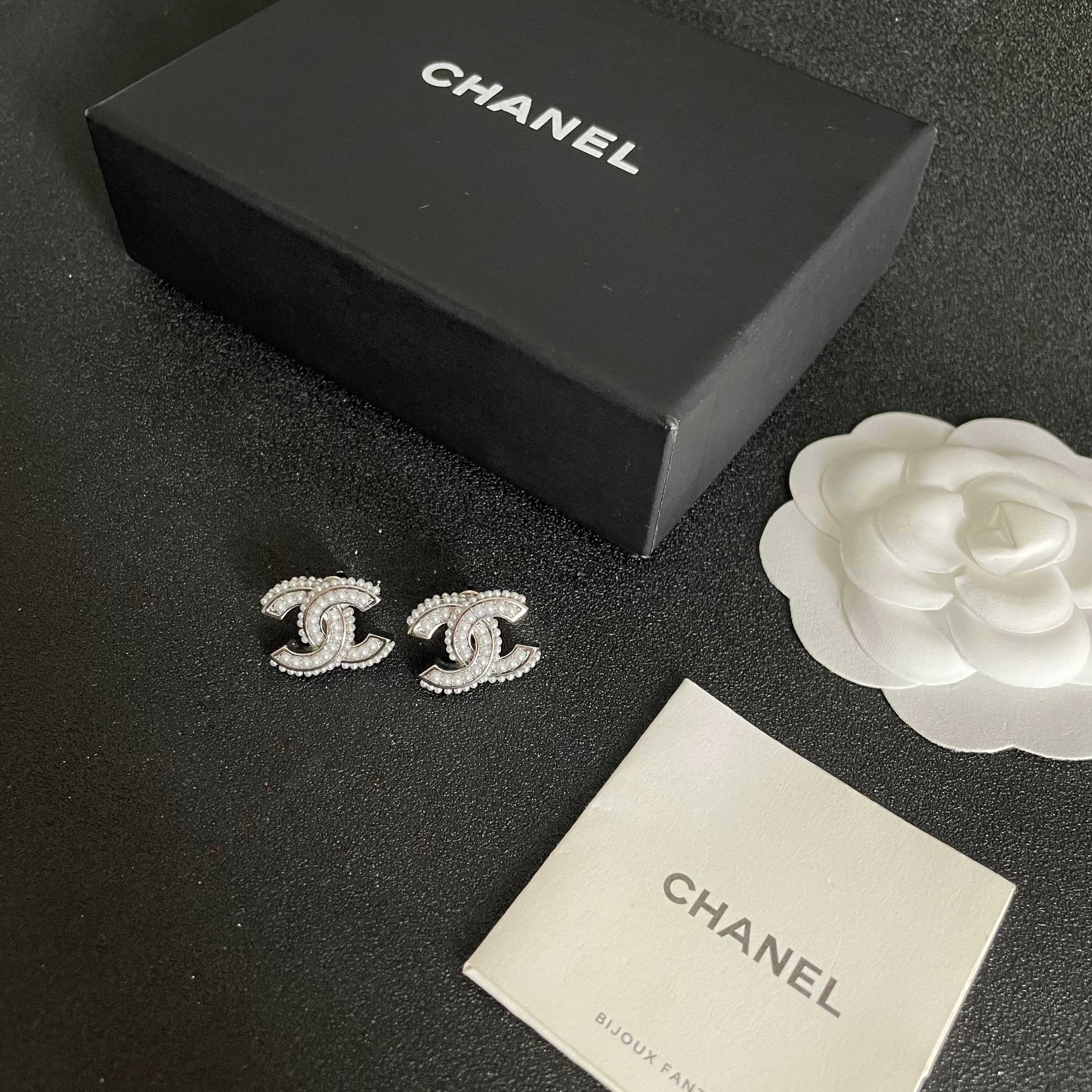 Chanel 샤넬 레터 이어링 귀걸이