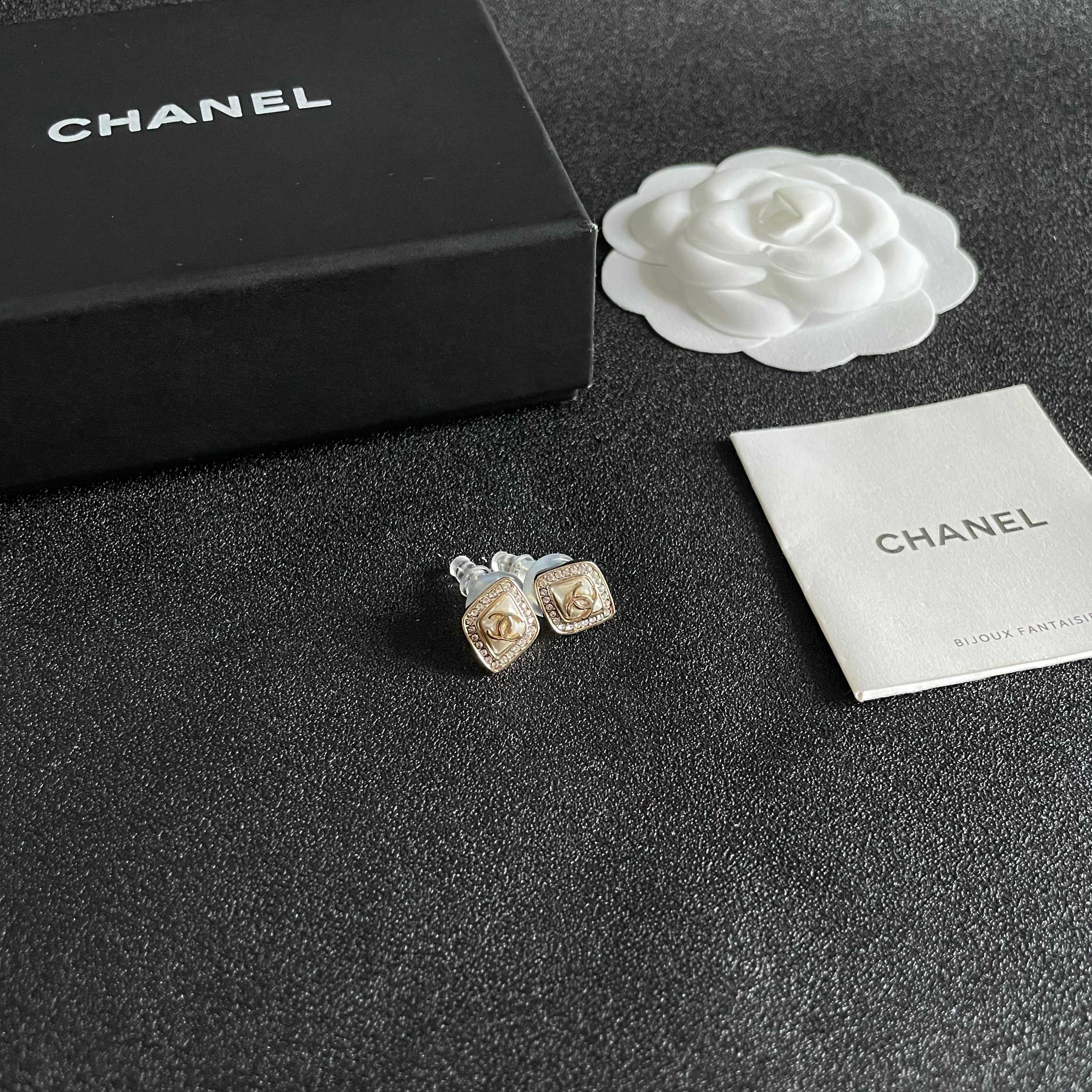 Chanel 샤넬 레터 이어링 귀걸이