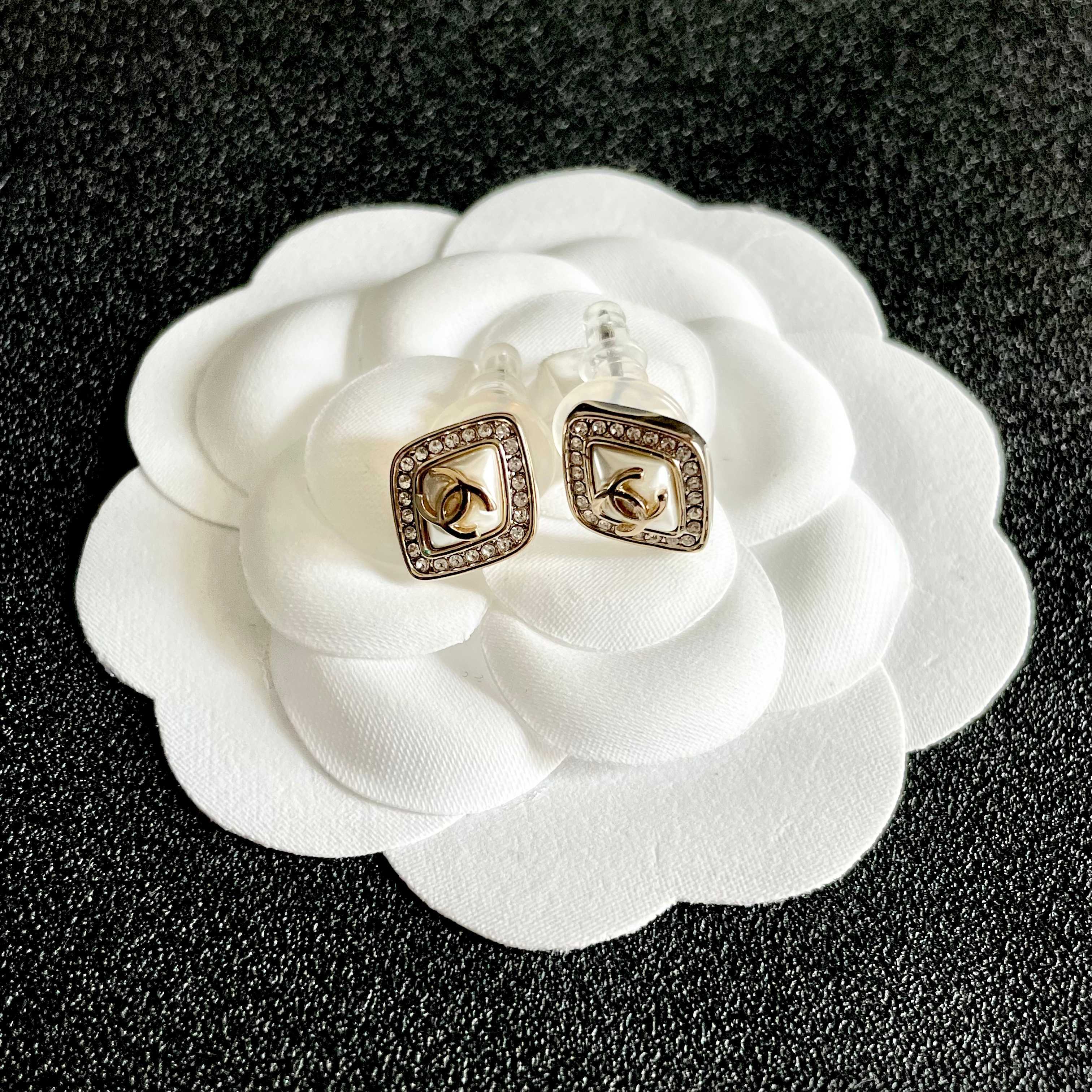 Chanel 샤넬 레터 이어링 귀걸이