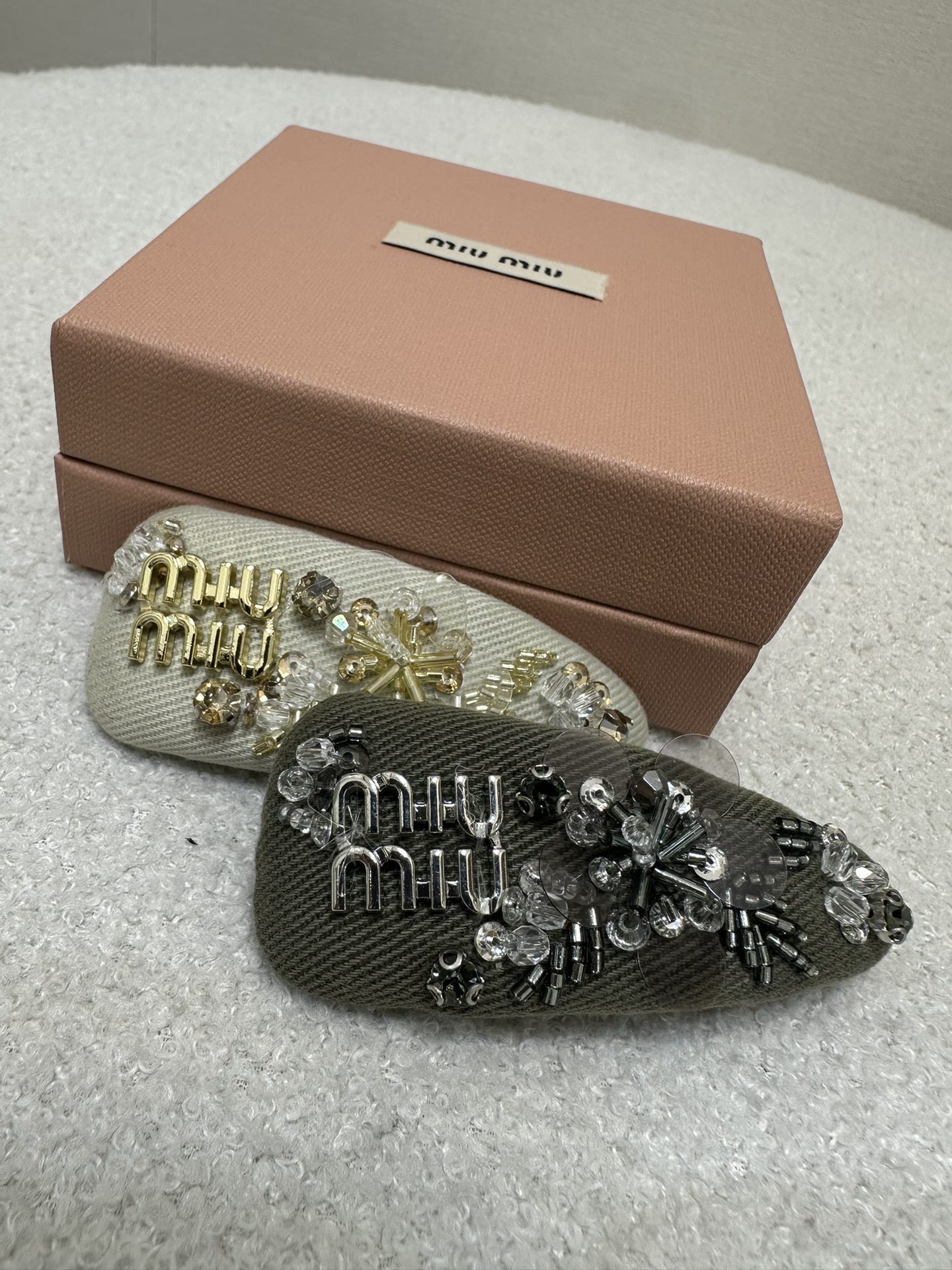 miumiu 미우미우 장식 머리핀