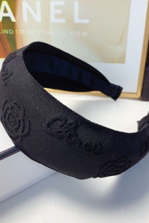 디올(DIOR) 로고 새틴 헤어밴드 악세사리