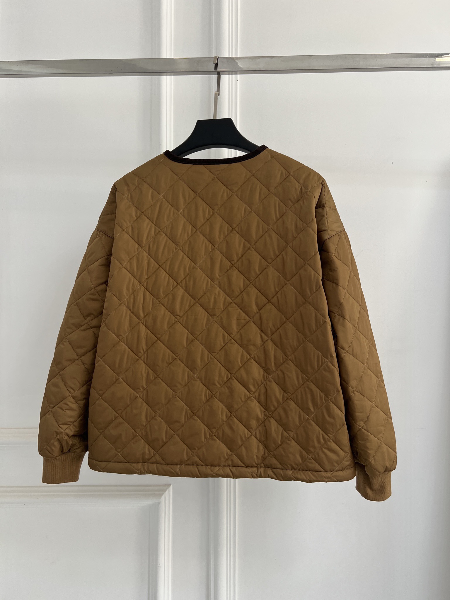 Prada 프라다 다이아몬드 퀼팅 라운드넥 다운 점퍼 의류