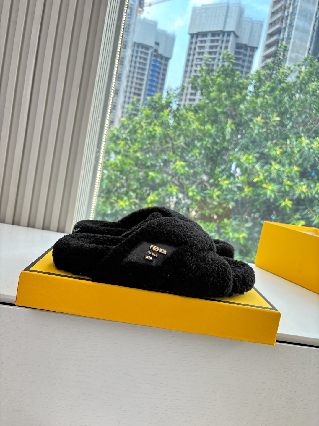 Fendi 펜디 퍼 슬리퍼 신발