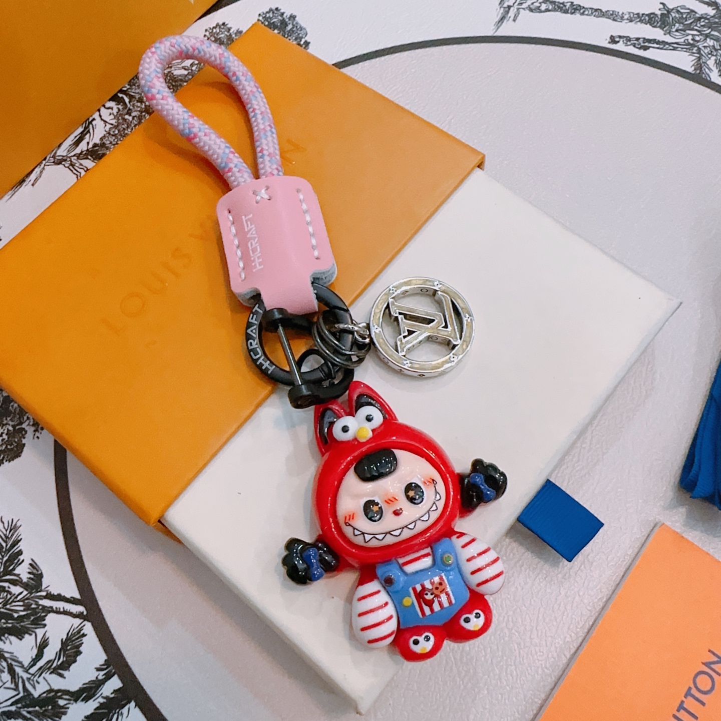 Louis Vuitton × Labubu 콜라보 LV 키링 열쇠고리 악세사리