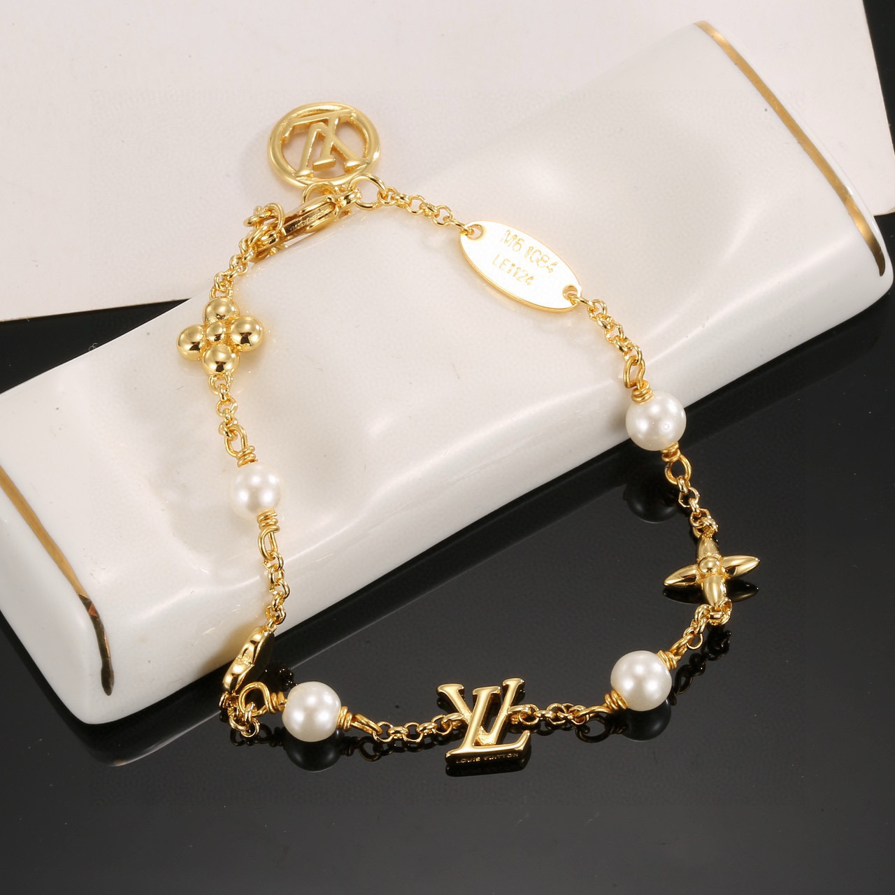 LV 루이비통 로고 팔찌 악세사리