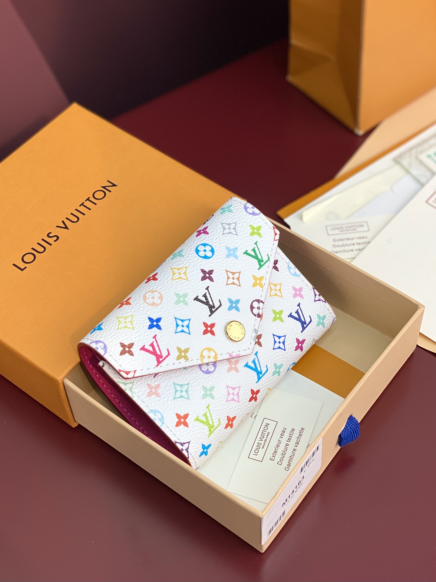 LV × TM Victorine  화이트 컬러 지갑