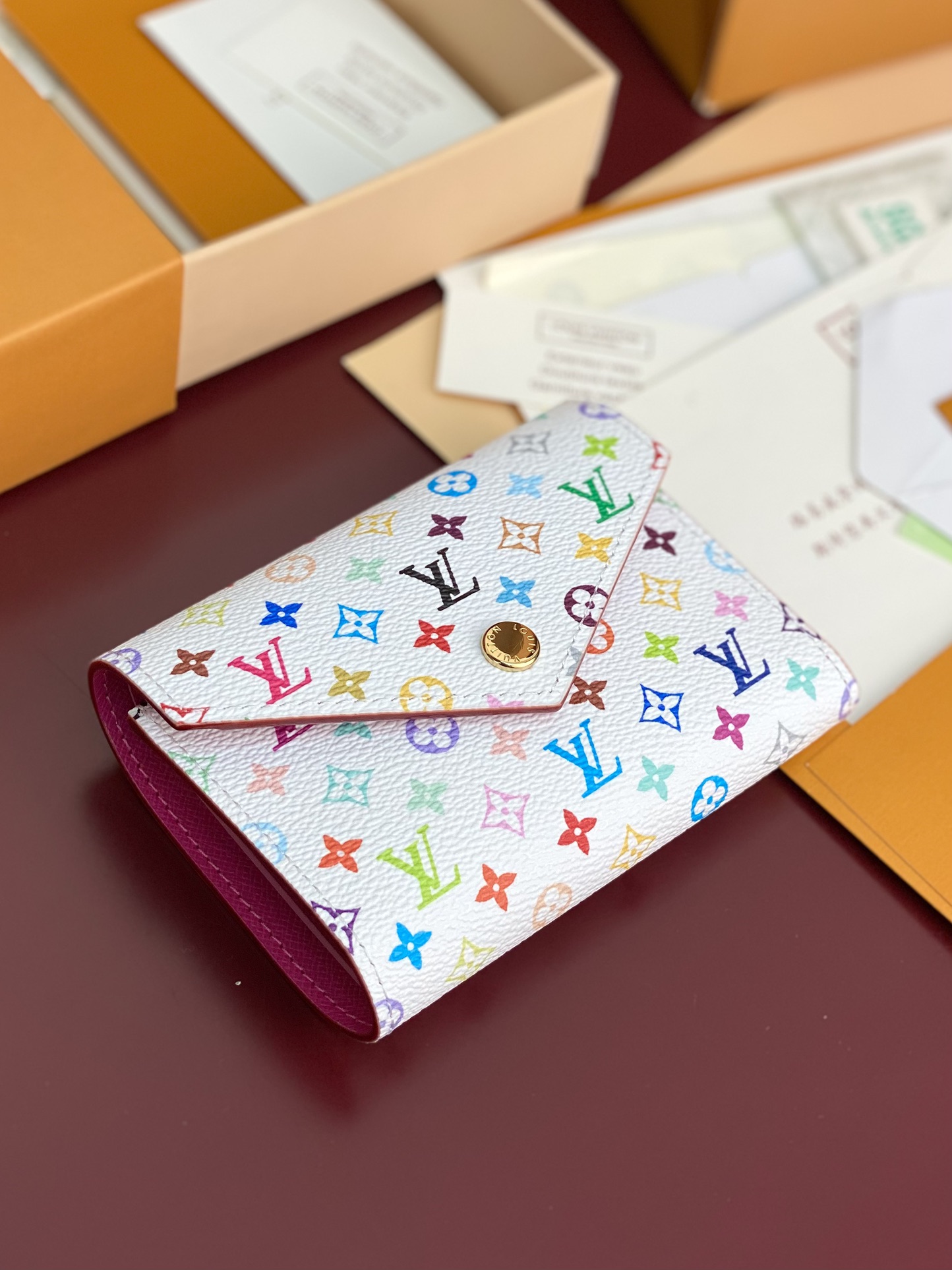 LV × TM Victorine  화이트 컬러 지갑