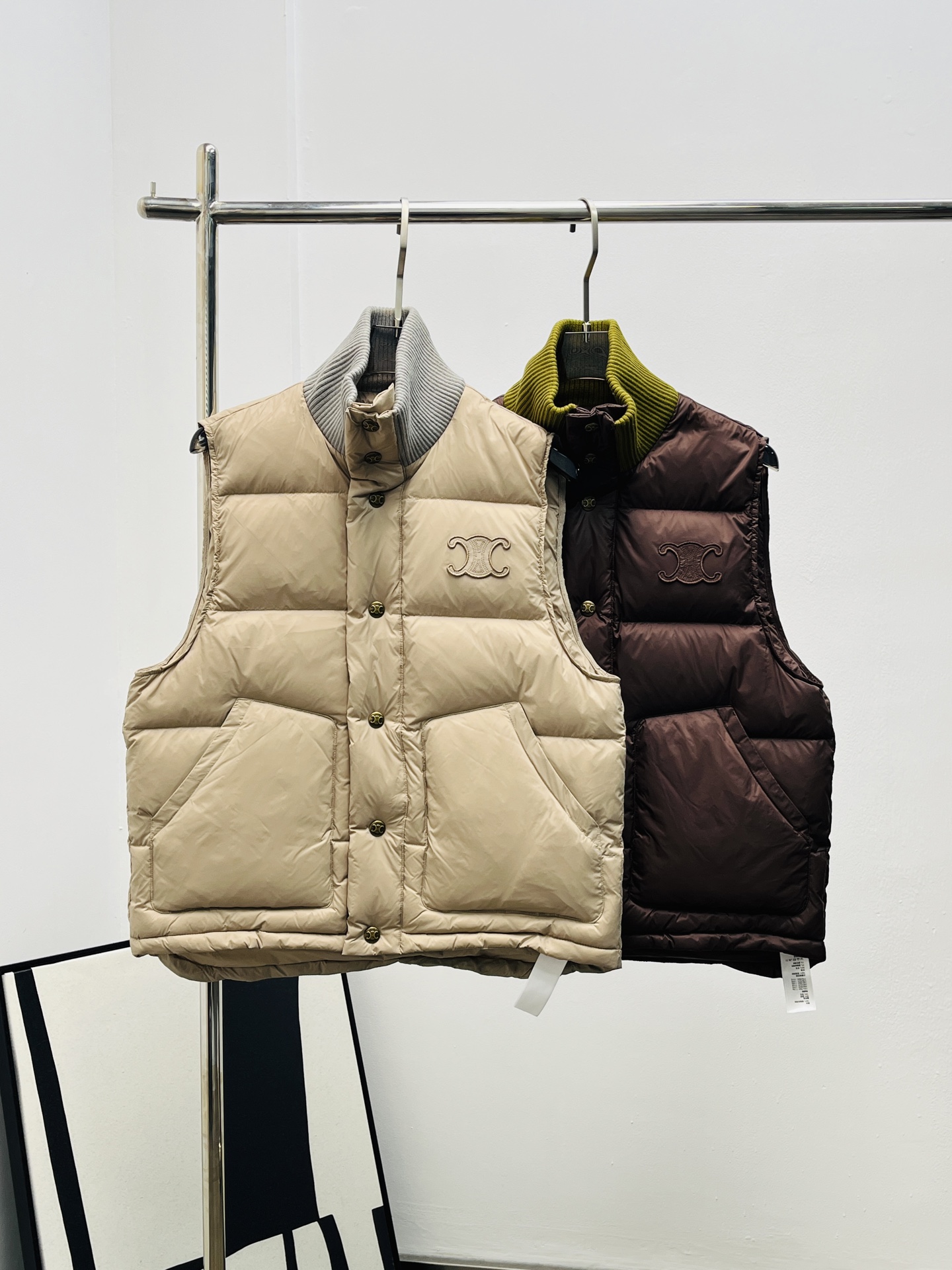 CELINE 셀린느 배색 하이넥 패딩 조끼 베스트 의류