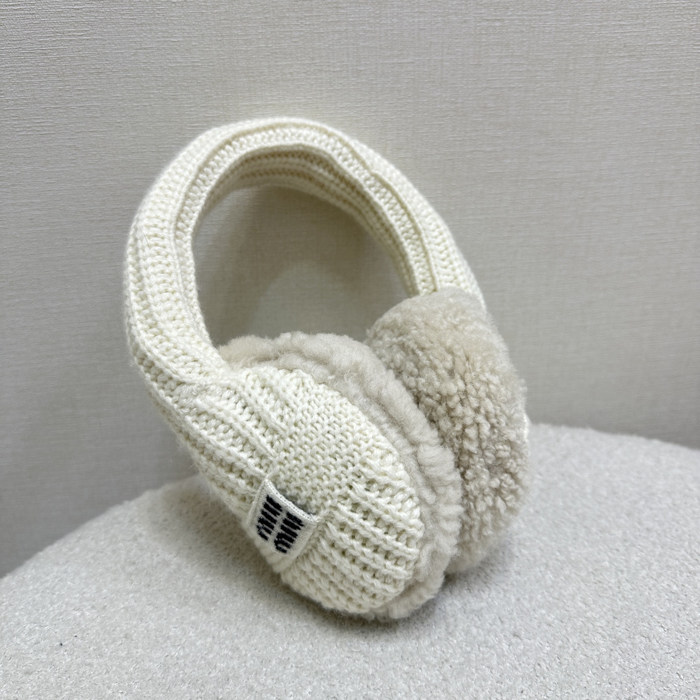 MiuMiu 미우미우 스키 컬렉션 천연 양가죽 귀마개
