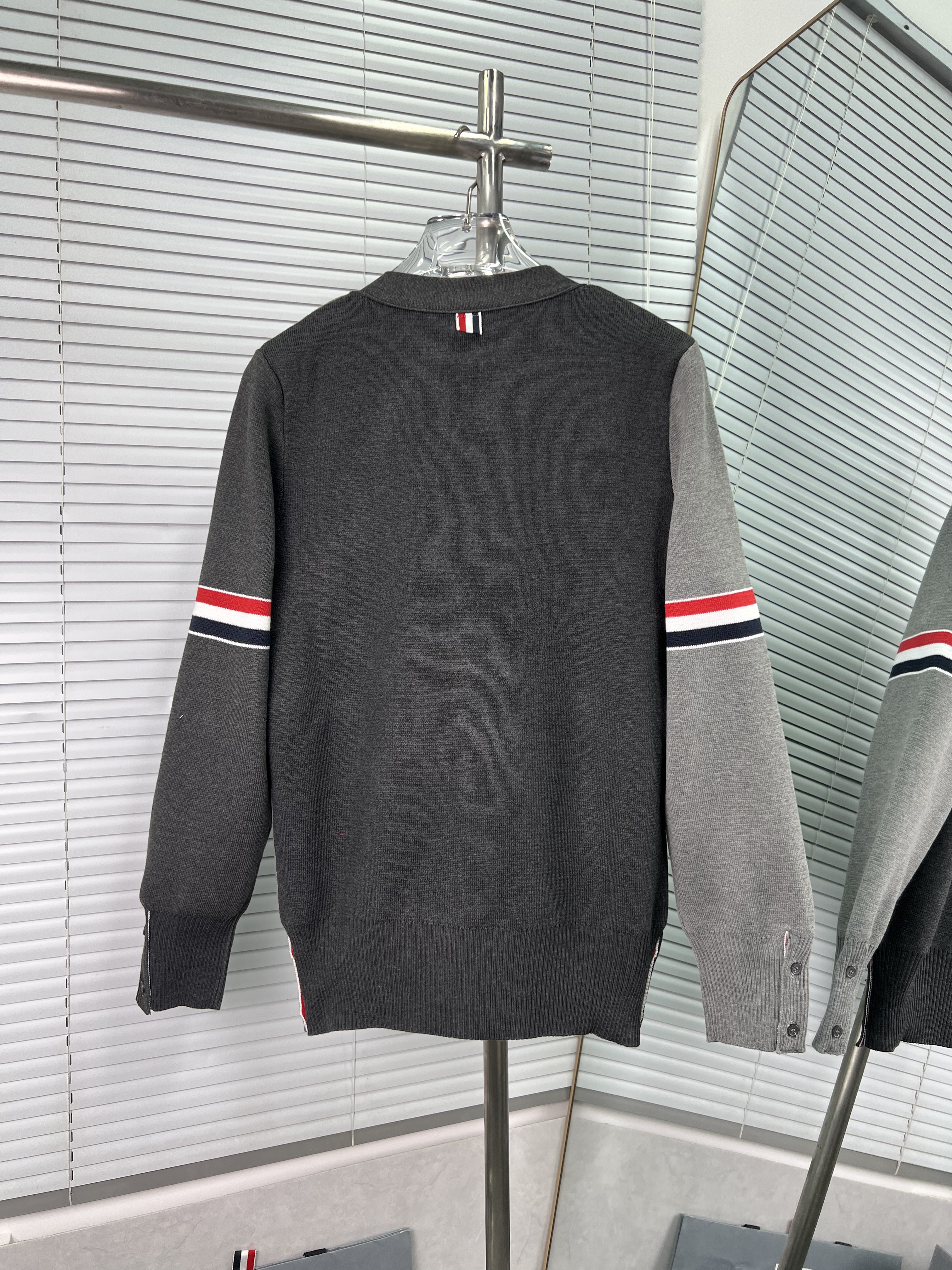 THOM BROWNE TB 톰브라운 더블 소매 컬러 블록 가디건 의류