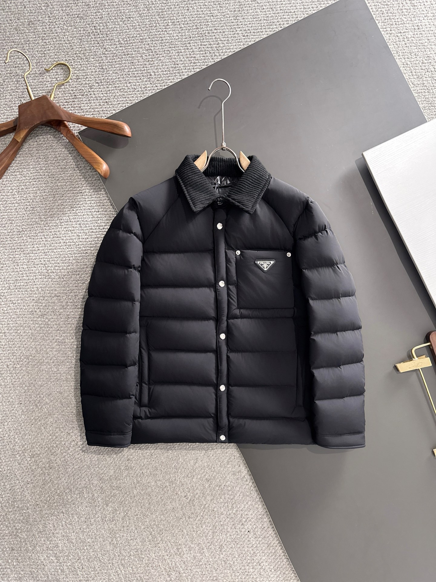 PRADA 프라다 카라 패딩 점퍼 의류