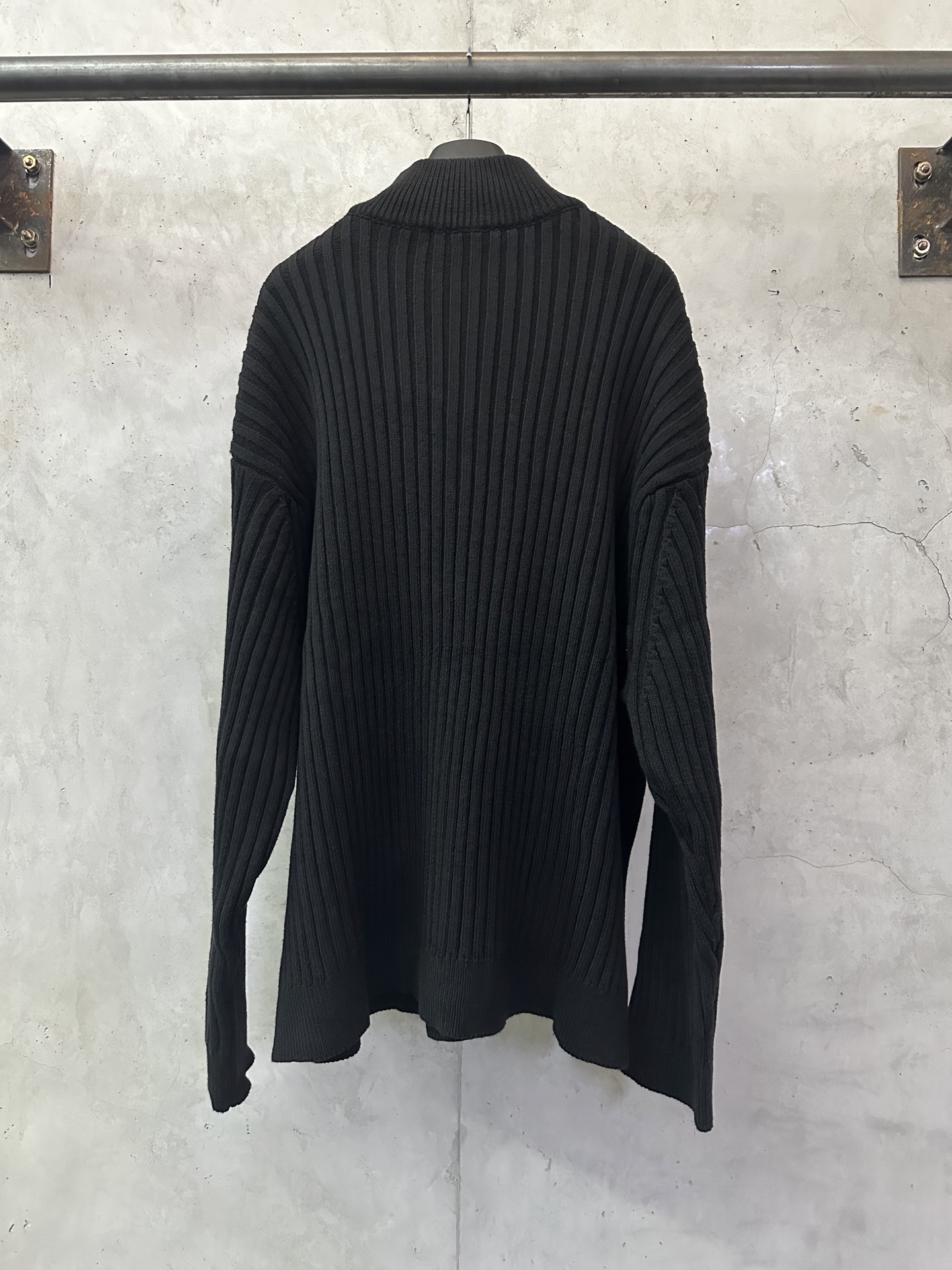 Balenciaga 발렌시아가 실리콘 로고 하프 집업 니트 스웨터 의류