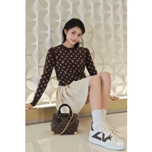 Louis Vuitton LV 루이비통 3D 엠보 로고 자수 캐시미어 니트 의류