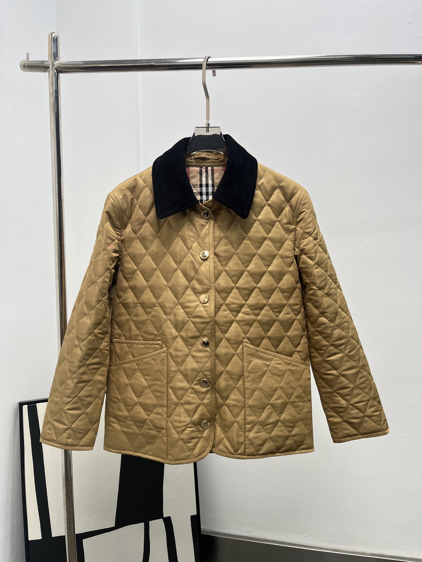 Burberry 버버리 빈티지 자수 다이아몬드 퀼팅 코트 골든 아머 자켓 재킷 의류
