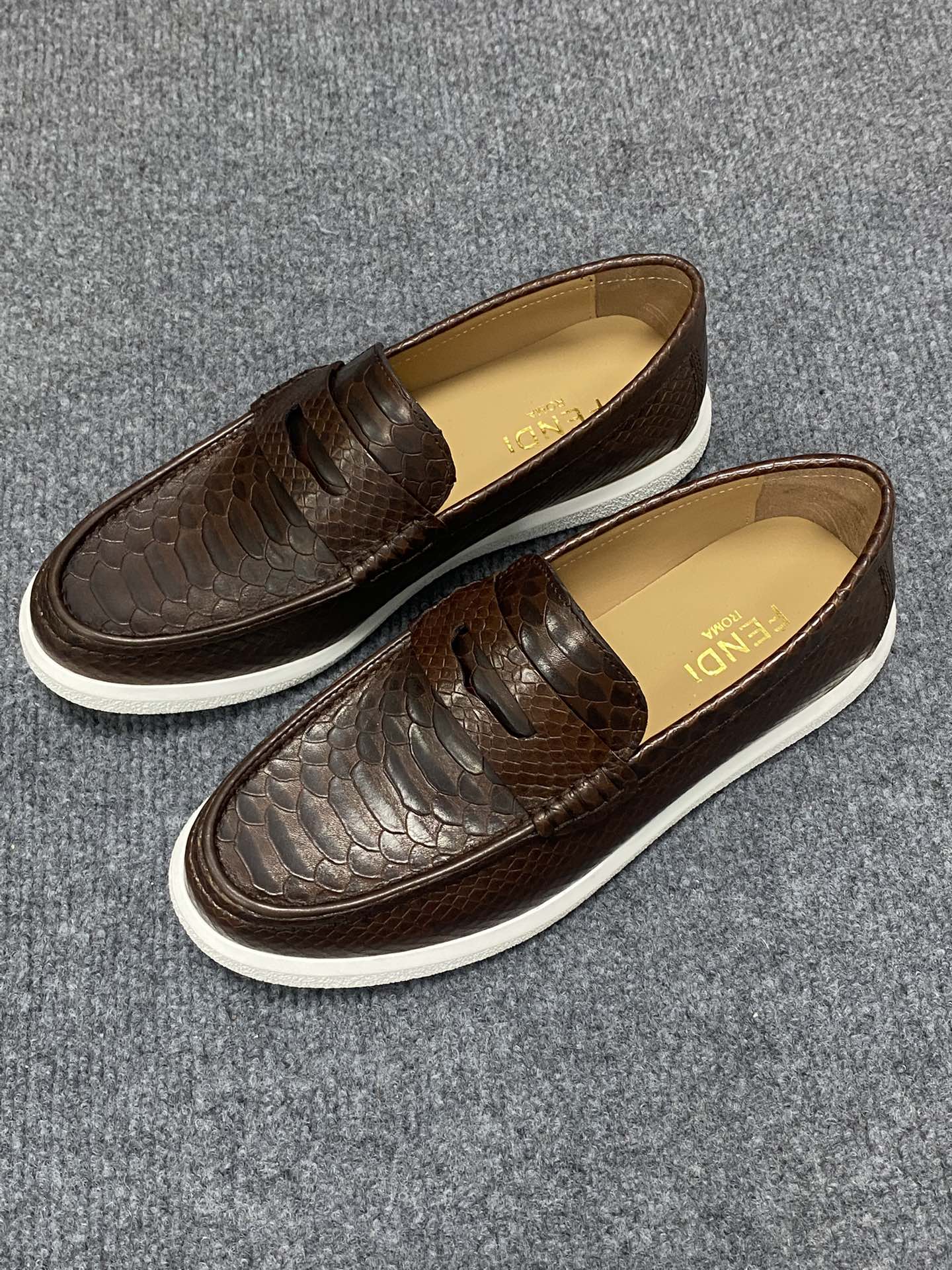 FENDI 펜디 밀라노 패션쇼 로퍼 구두 신발