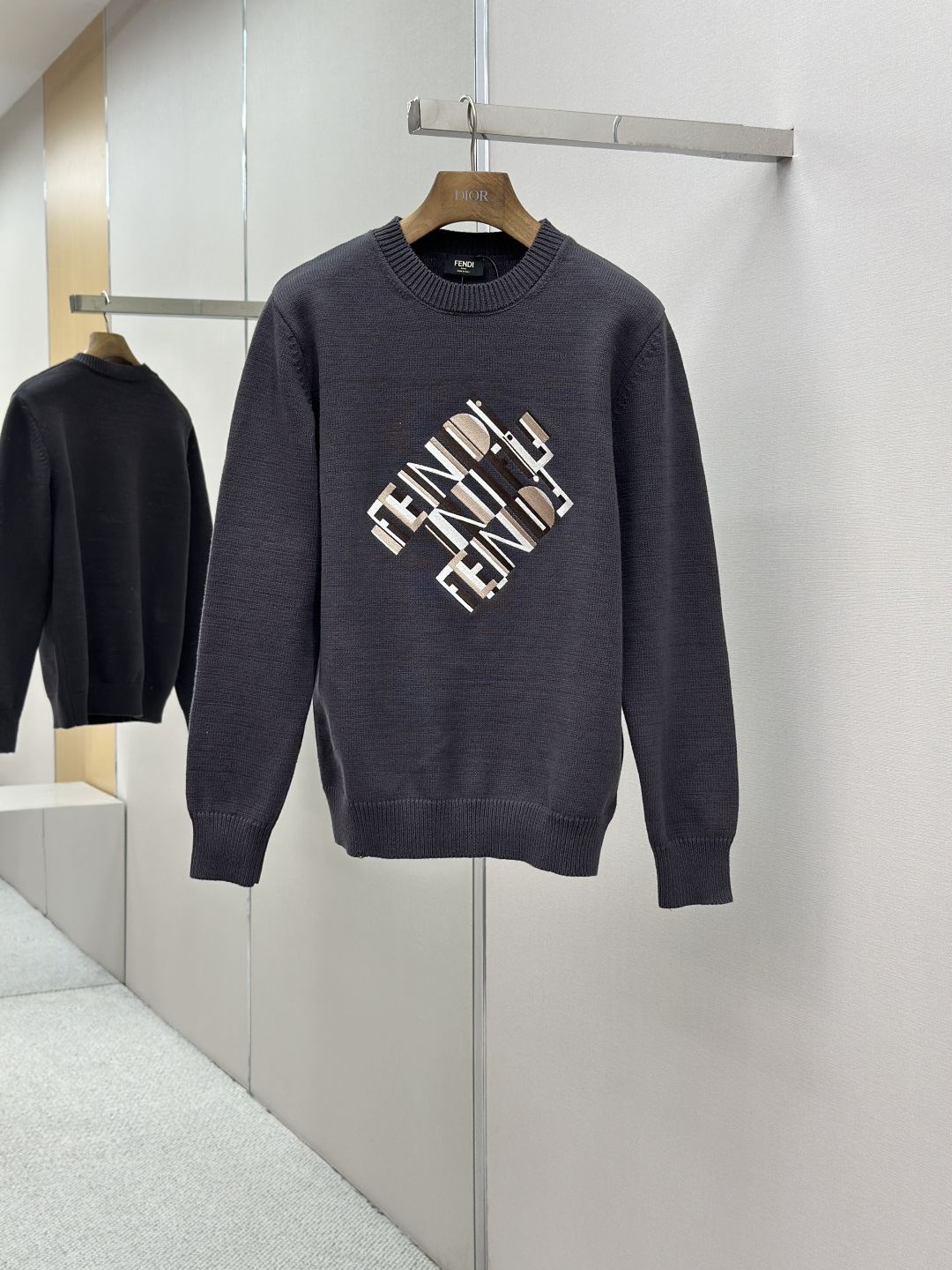 FENDI 펜디 3D 자수 니트 풀오버 의류