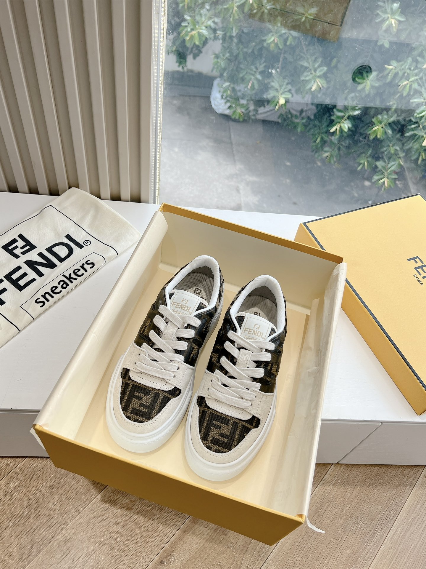 Fendi 펜디 FF 로고 스니커즈 신발