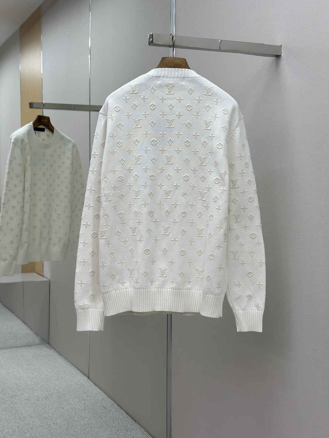 Louis Vuitton LV 루이비통 3D Monogram 니트 풀오버 의류