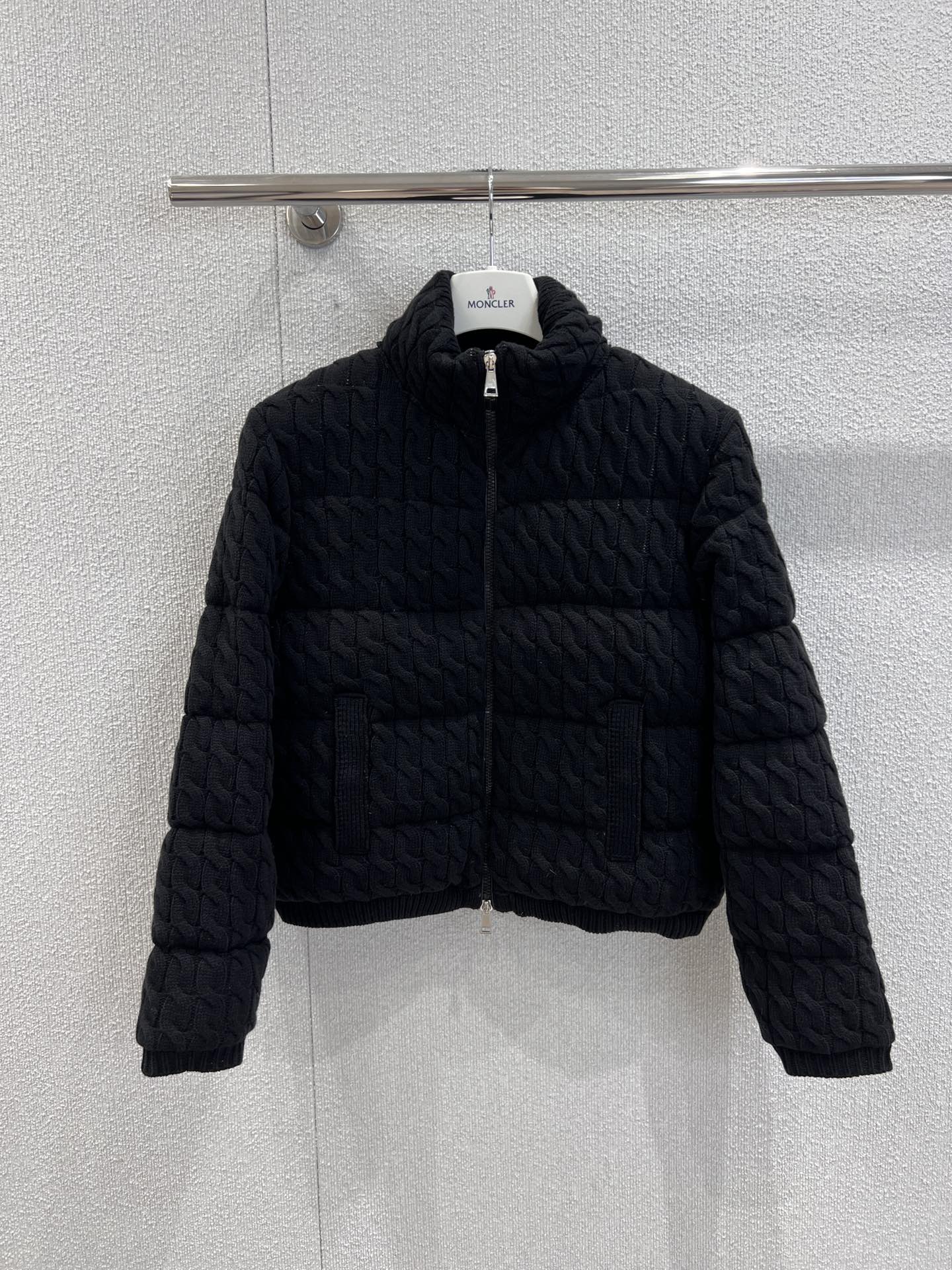 Moncler 몽클레어 몽클레르 하이넥 니트 패치 다운 자켓 점퍼 패딩 의류